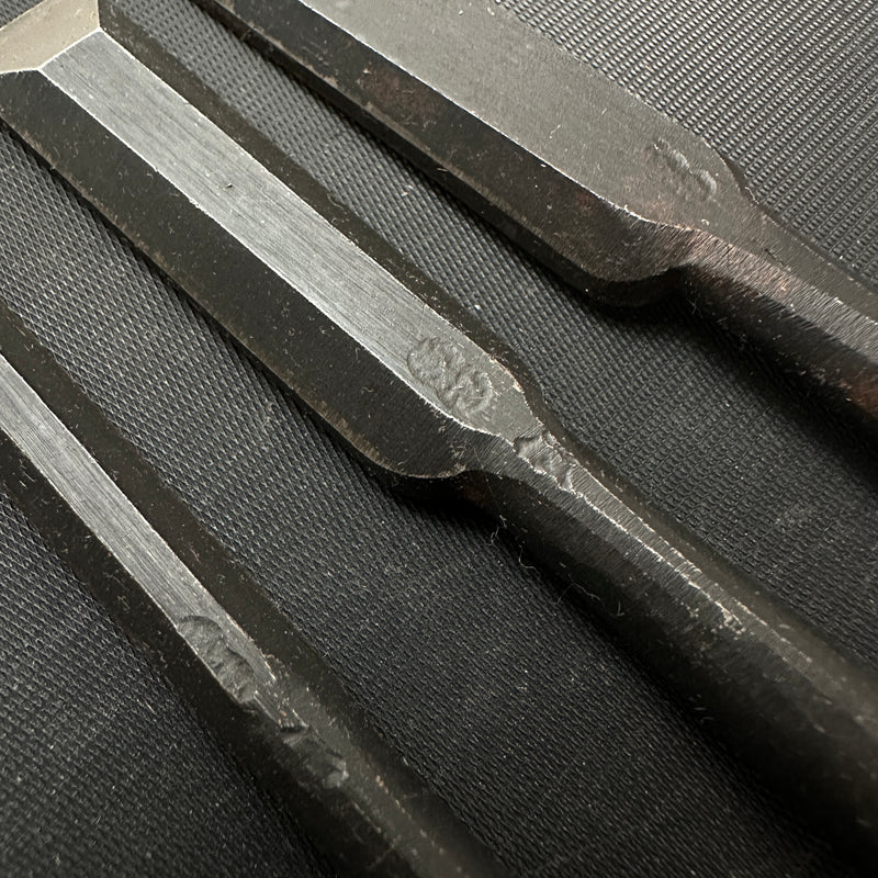 Old stock Hidari-Munekatsu Bench chisels  by Suzuki Shousuke  掘出し物 左宗勝 鈴木章助作 追入鑿  Orenomi
