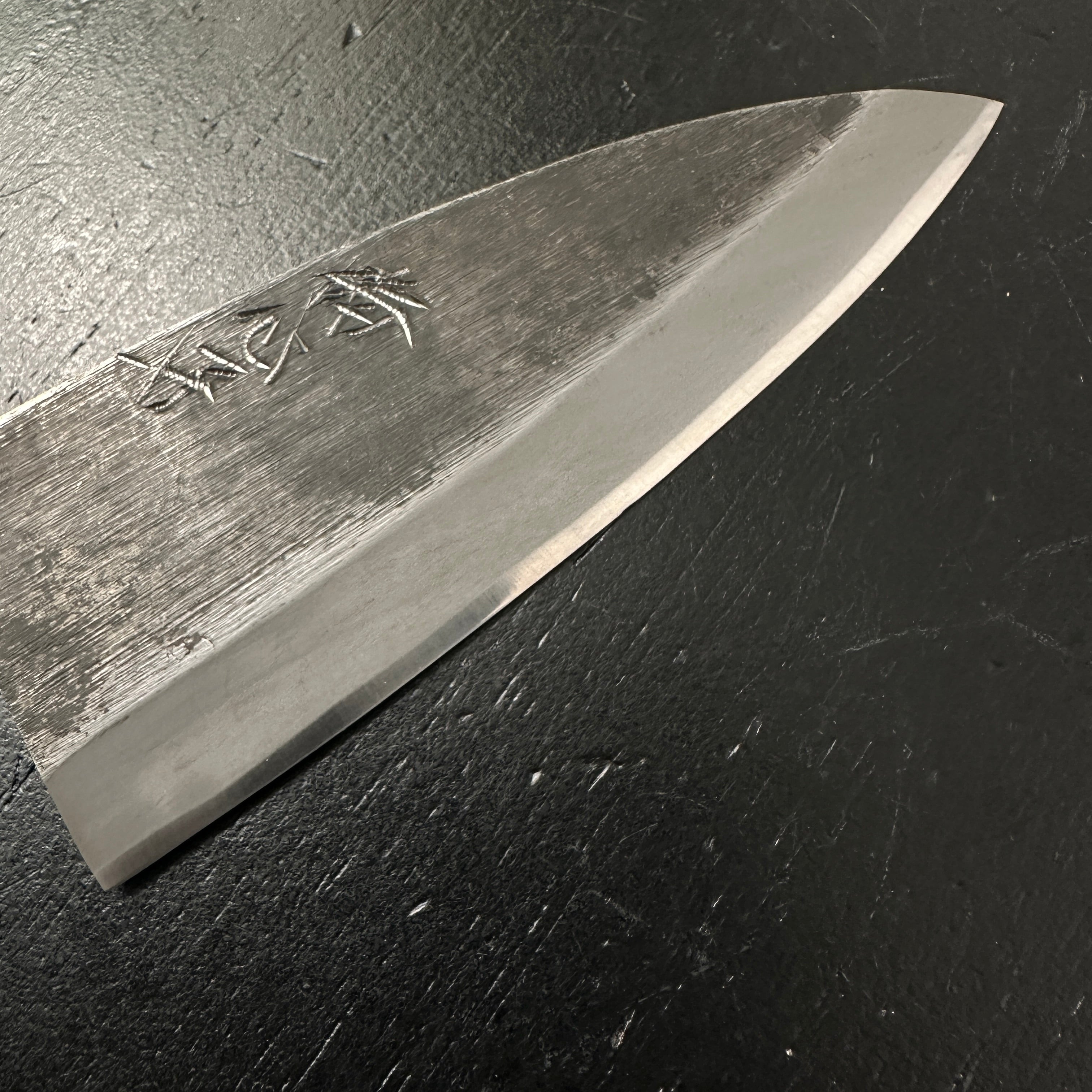 Baishinshi Kunimitsu Kurouchi Ajikiri Knife  105mm     /   梅心子圀光作 黒打 アジ切包丁 105mm