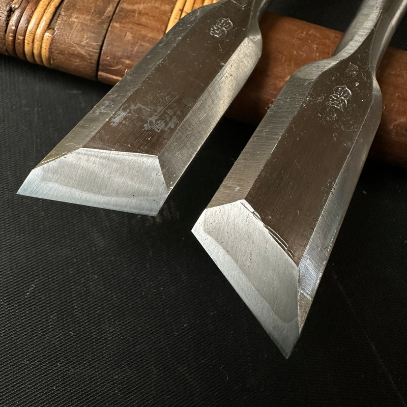 Old stock Sukehiro Bench Oblique chisels Set gumi Handle _____ 助弘 イスカ追入鑿 2本セット 21mm グミ柄