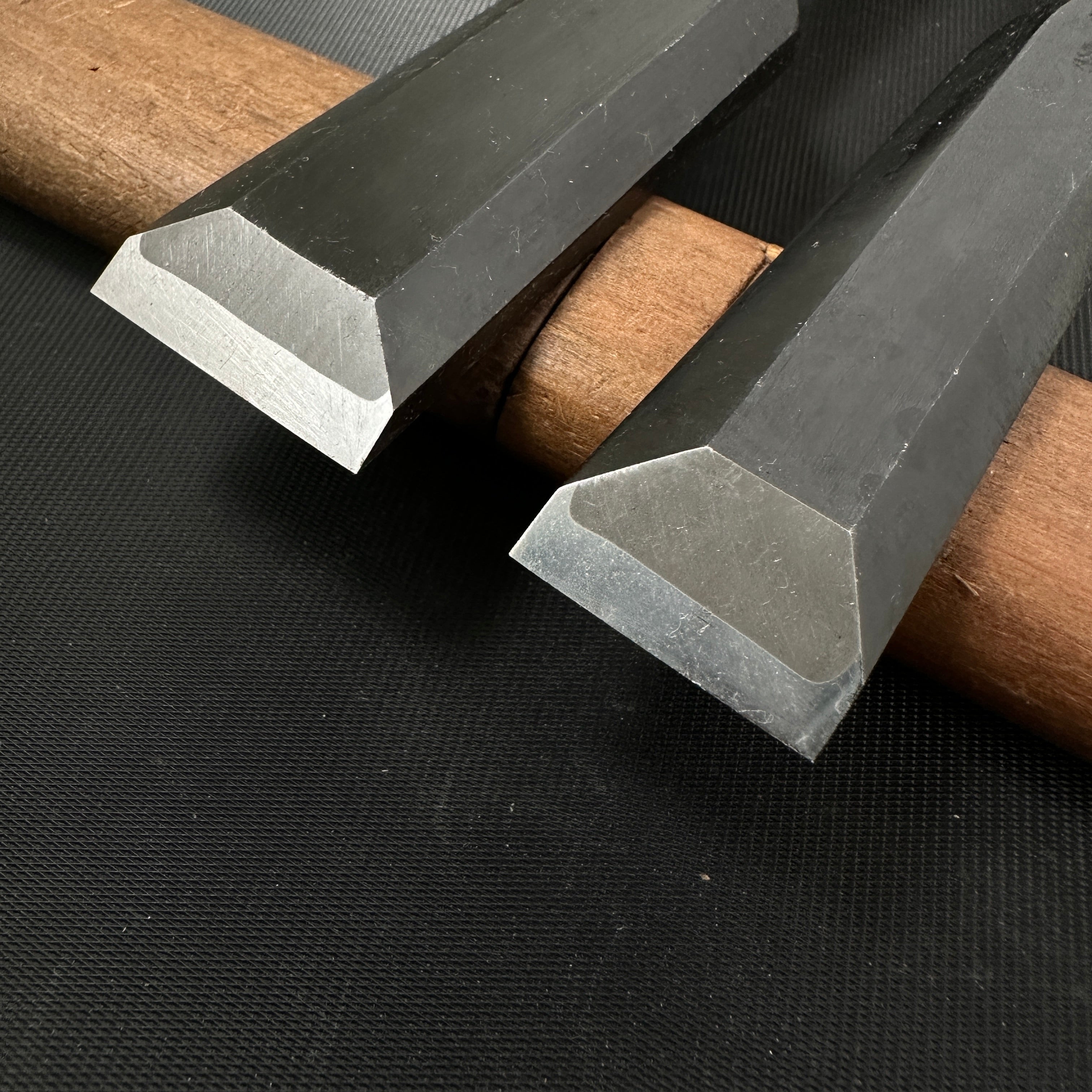 Kikuhiromaru Timber chisels with White steel No.3 菊弘丸 叩き鑿 白樫柄 Tatakinomi