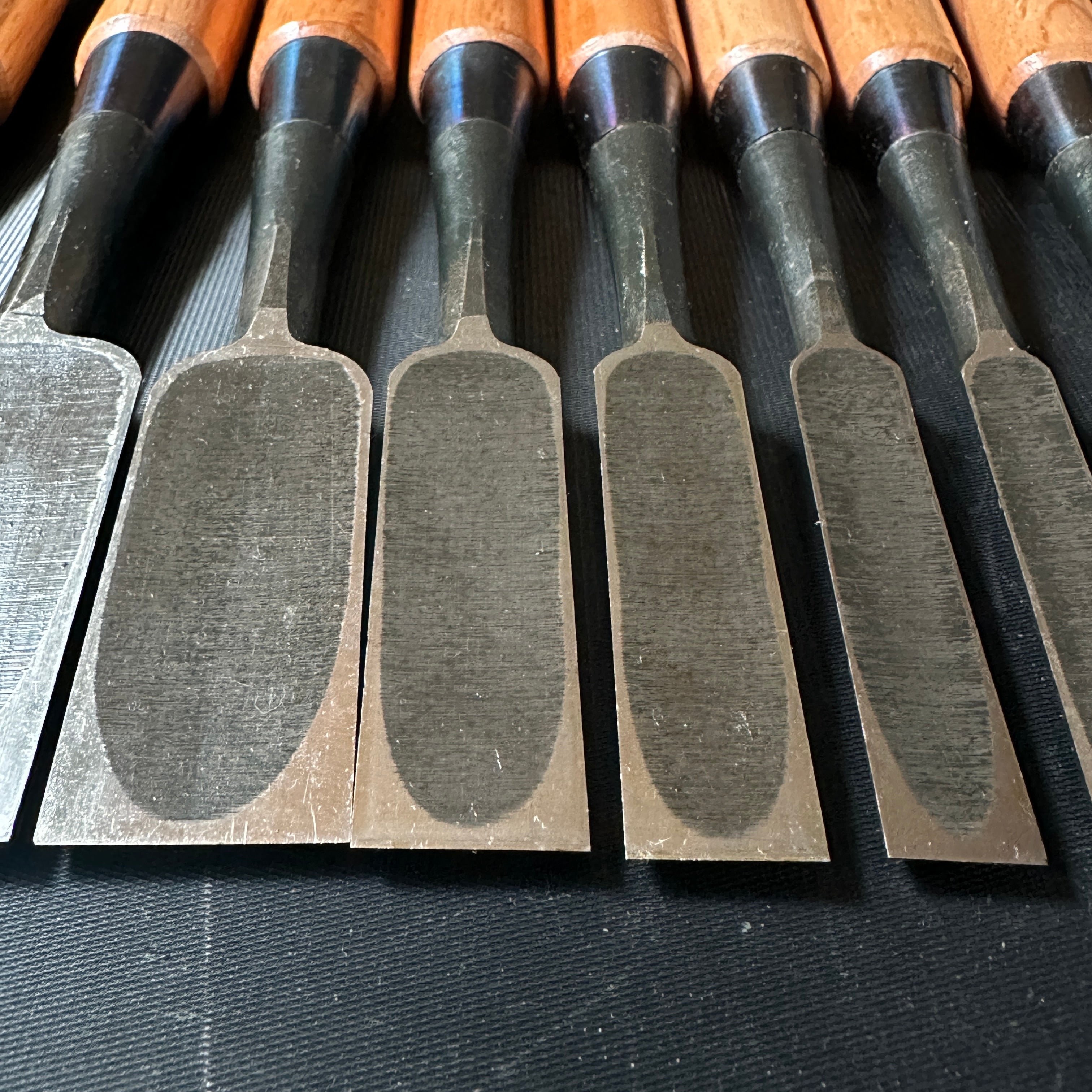 Old stock Yoshihiro Bench chisels set  掘出し物 義廣 追入組鑿 Oirenomi