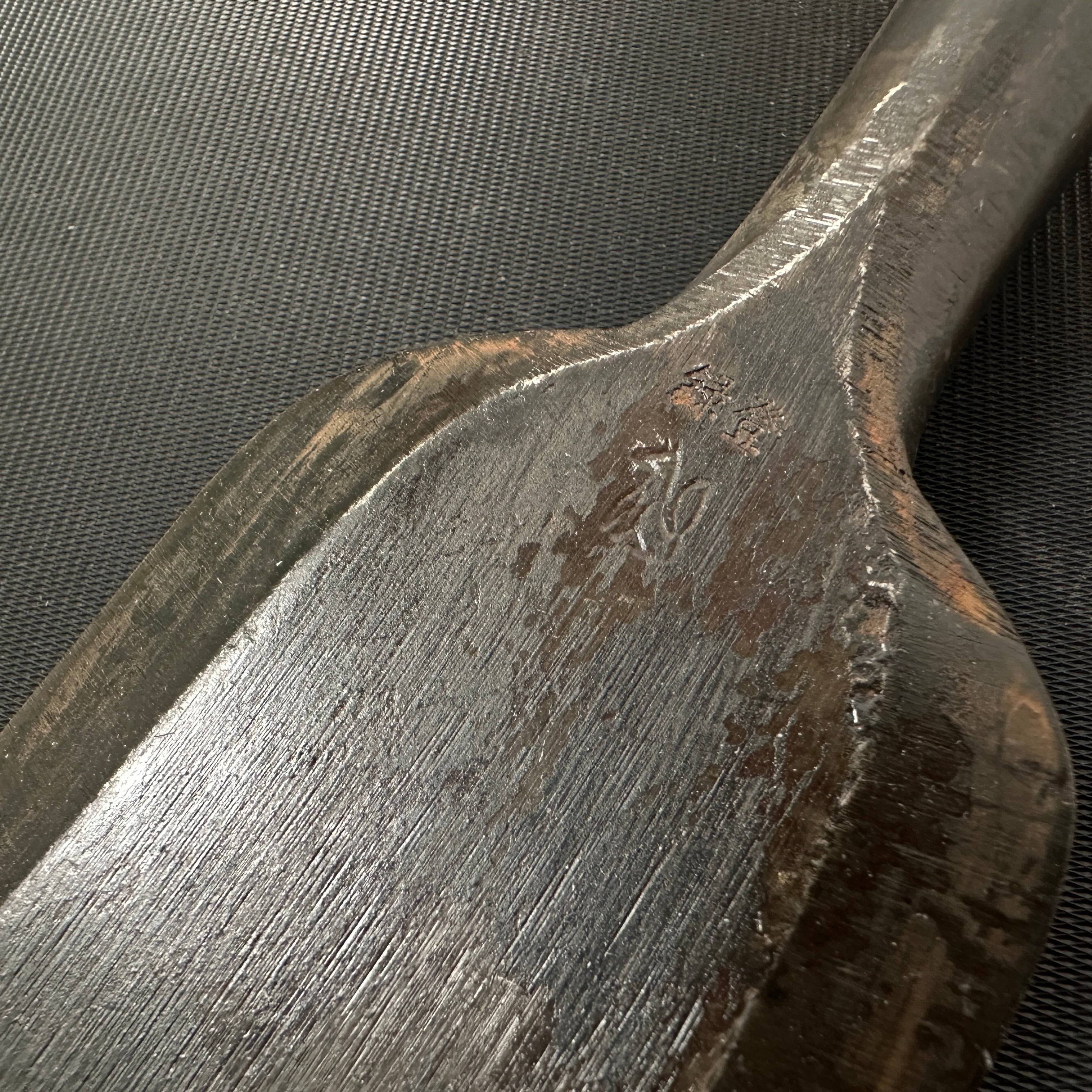 狐 叩鑿 赤樫柄  磯野信夫作    Old stock Kitsune Timber chisels with white steel by Isono Nobuo