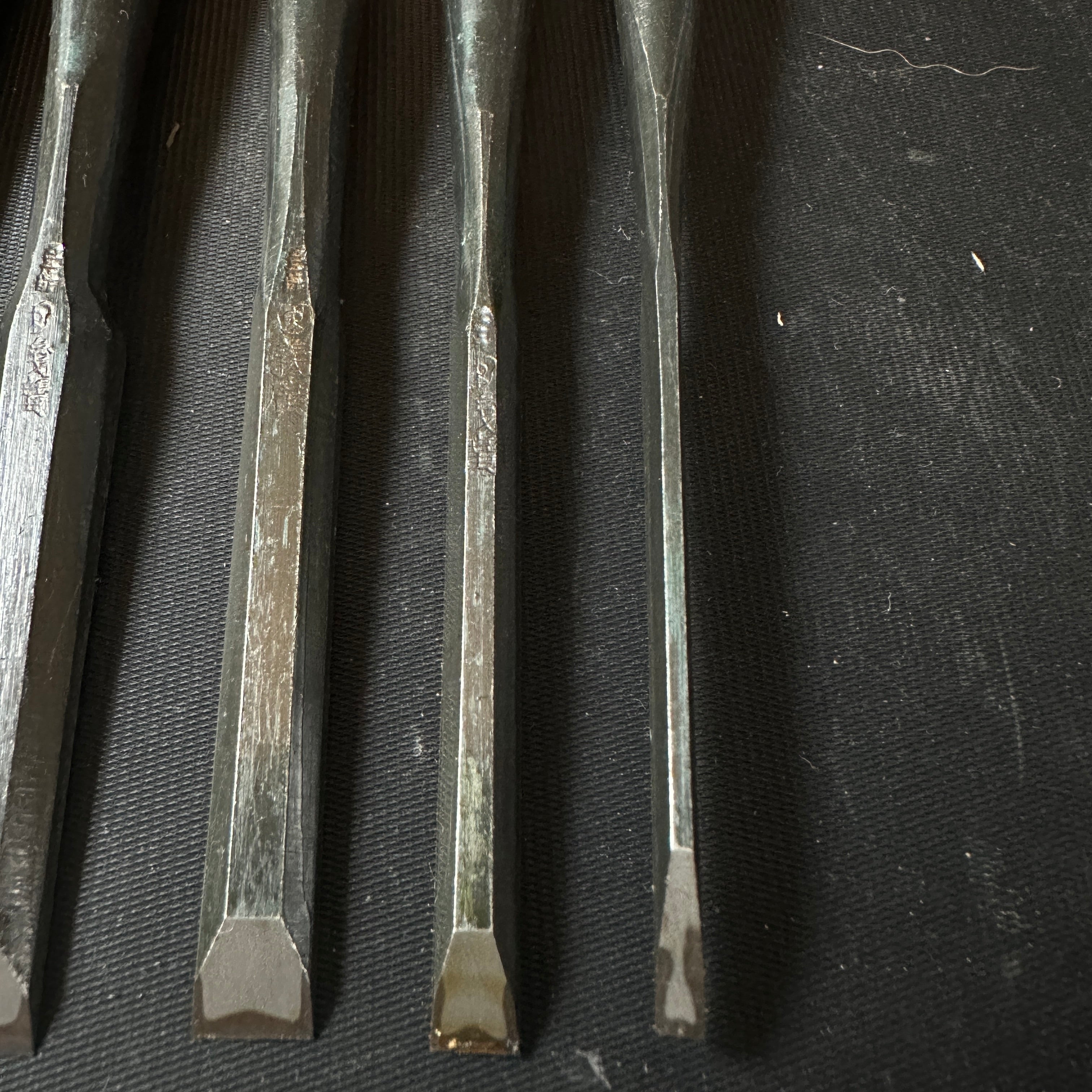 Old stock Yoshihiro Bench chisels set  掘出し物 義廣 追入組鑿 Oirenomi