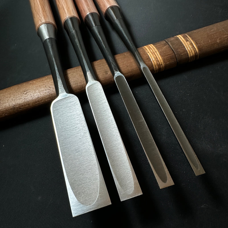 Old stock Tasai Dovetail Paring chisels (Usunomi) with blue steel  掘出し物 田斎作 鎬薄鑿