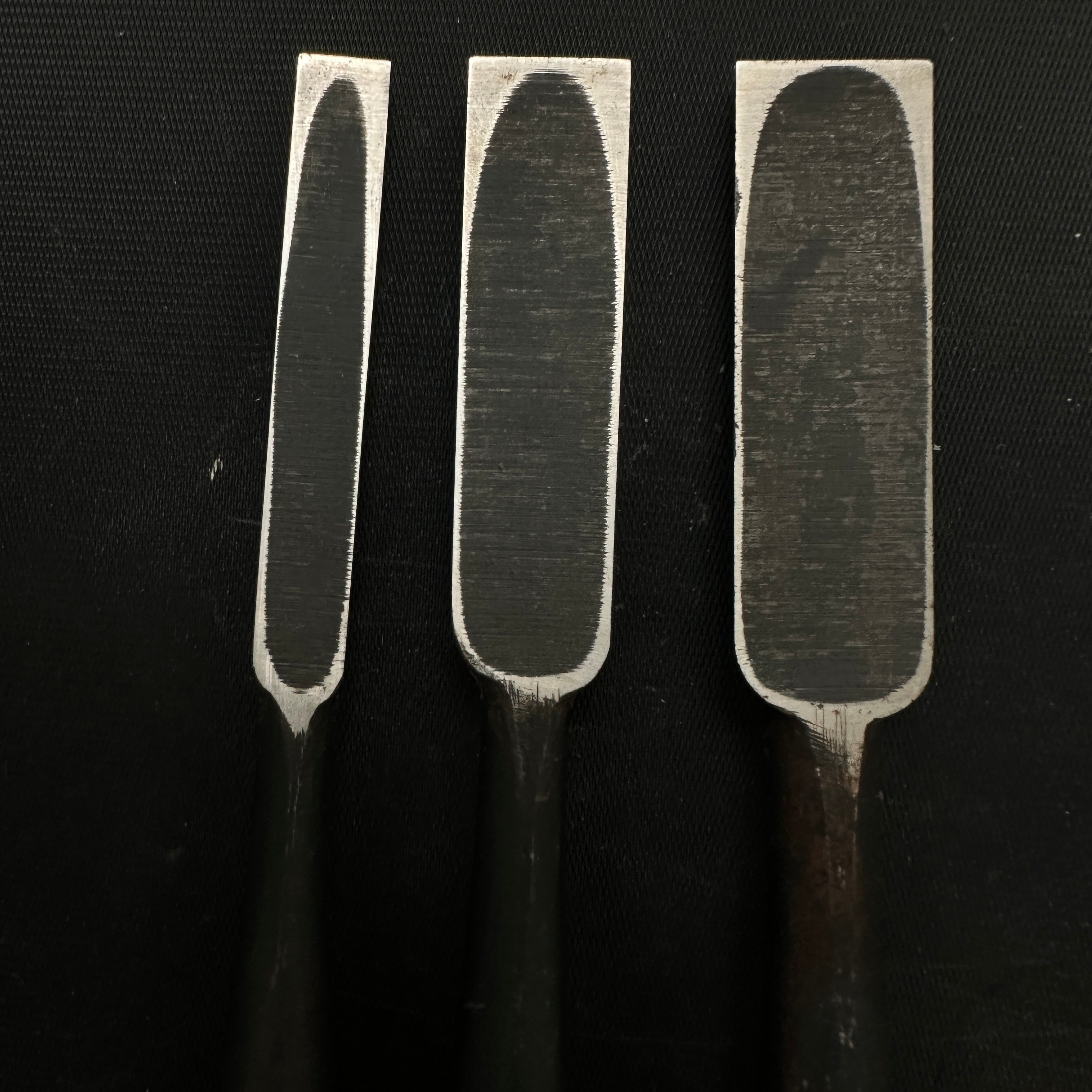 Old stock Hidari-Munekatsu Bench chisels  by Suzuki Shousuke  掘出し物 左宗勝 鈴木章助作 追入鑿  Orenomi