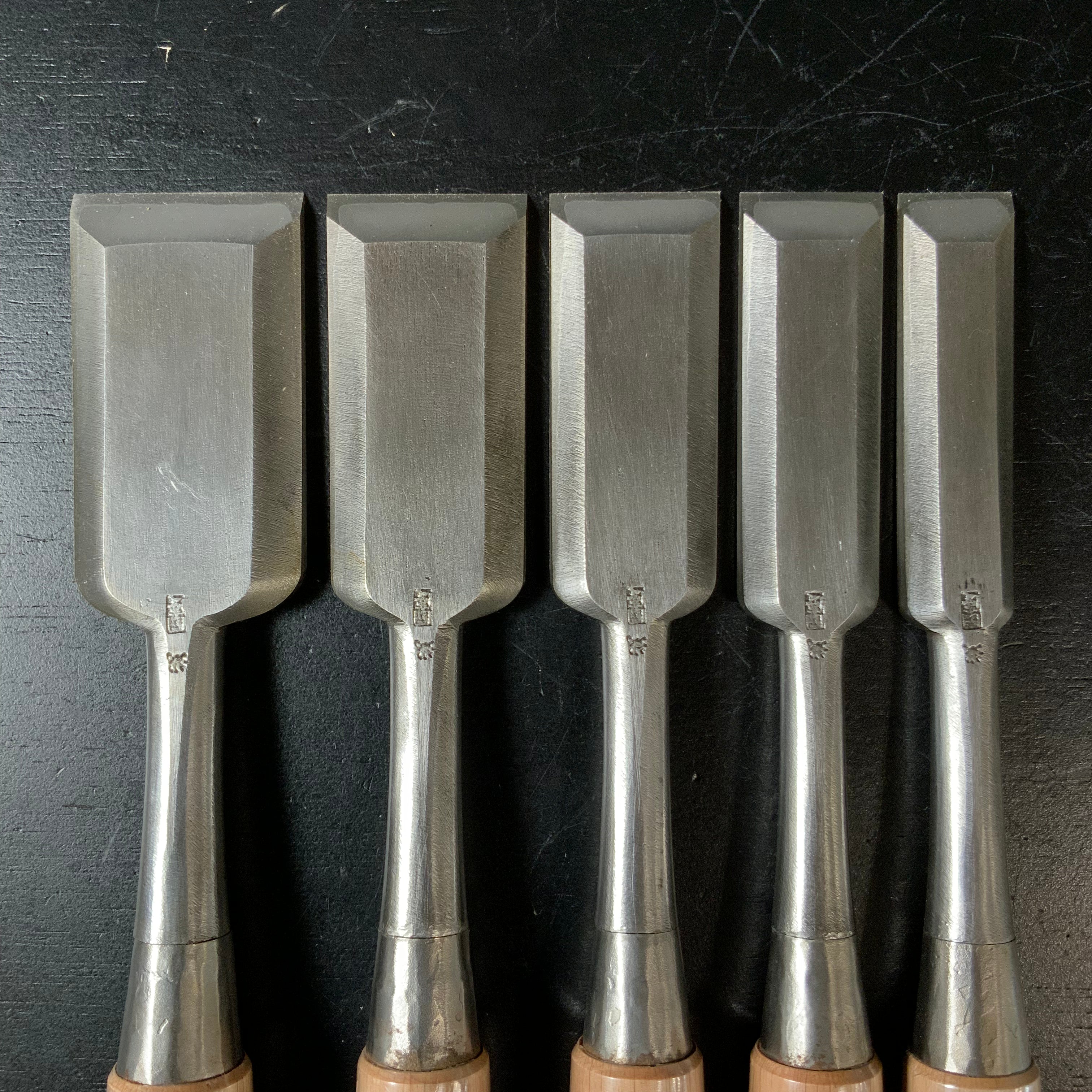 Old Srtock Kunikei 3rd Timber chisels set by Ikeda Yoshiro 池田慶郎氏 三代目国慶作 総磨鑢仕上 叩き組鑿 Tatakinomi