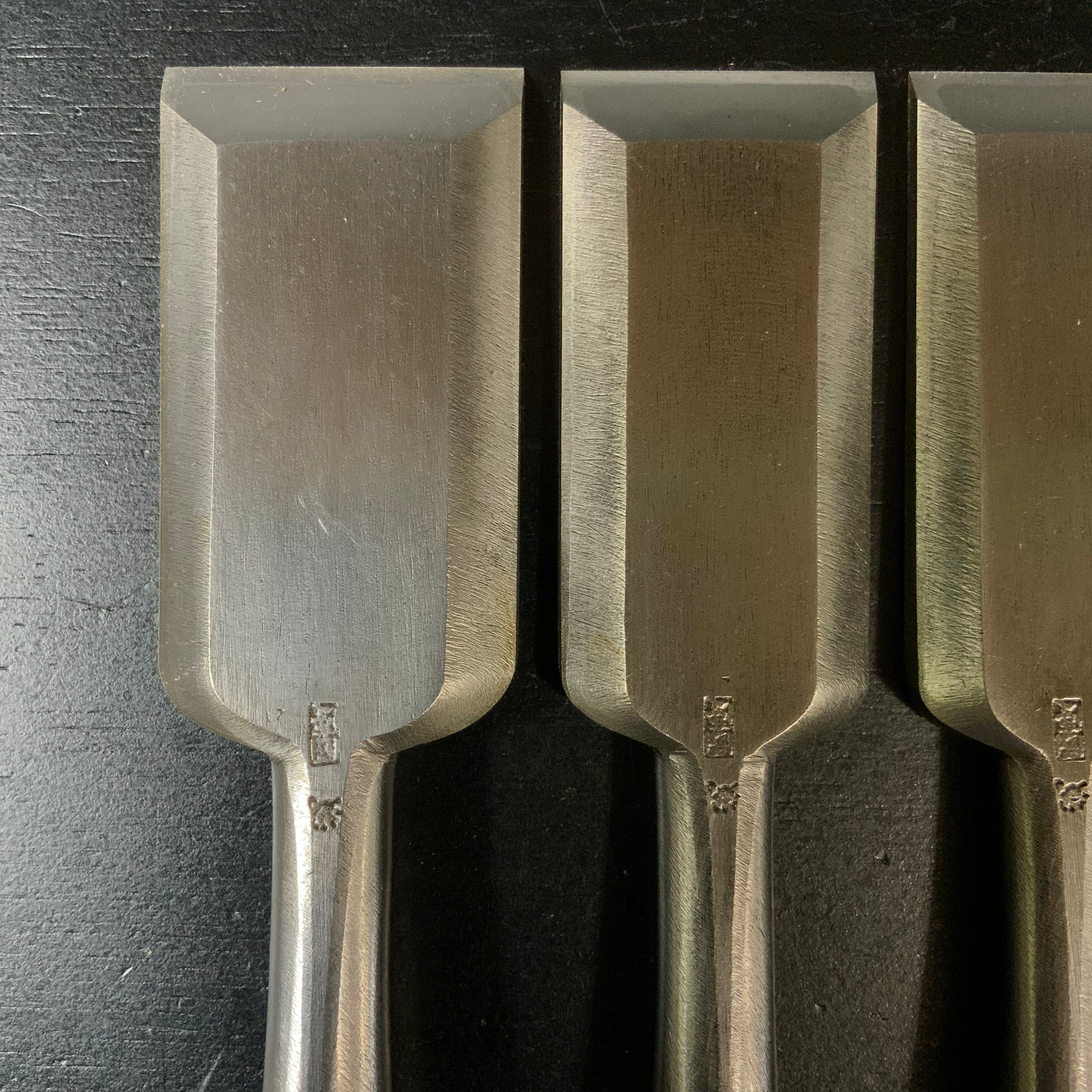 Old Srtock Kunikei 3rd Timber chisels set by Ikeda Yoshiro 池田慶郎氏 三代目国慶作 総磨鑢仕上 叩き組鑿 Tatakinomi