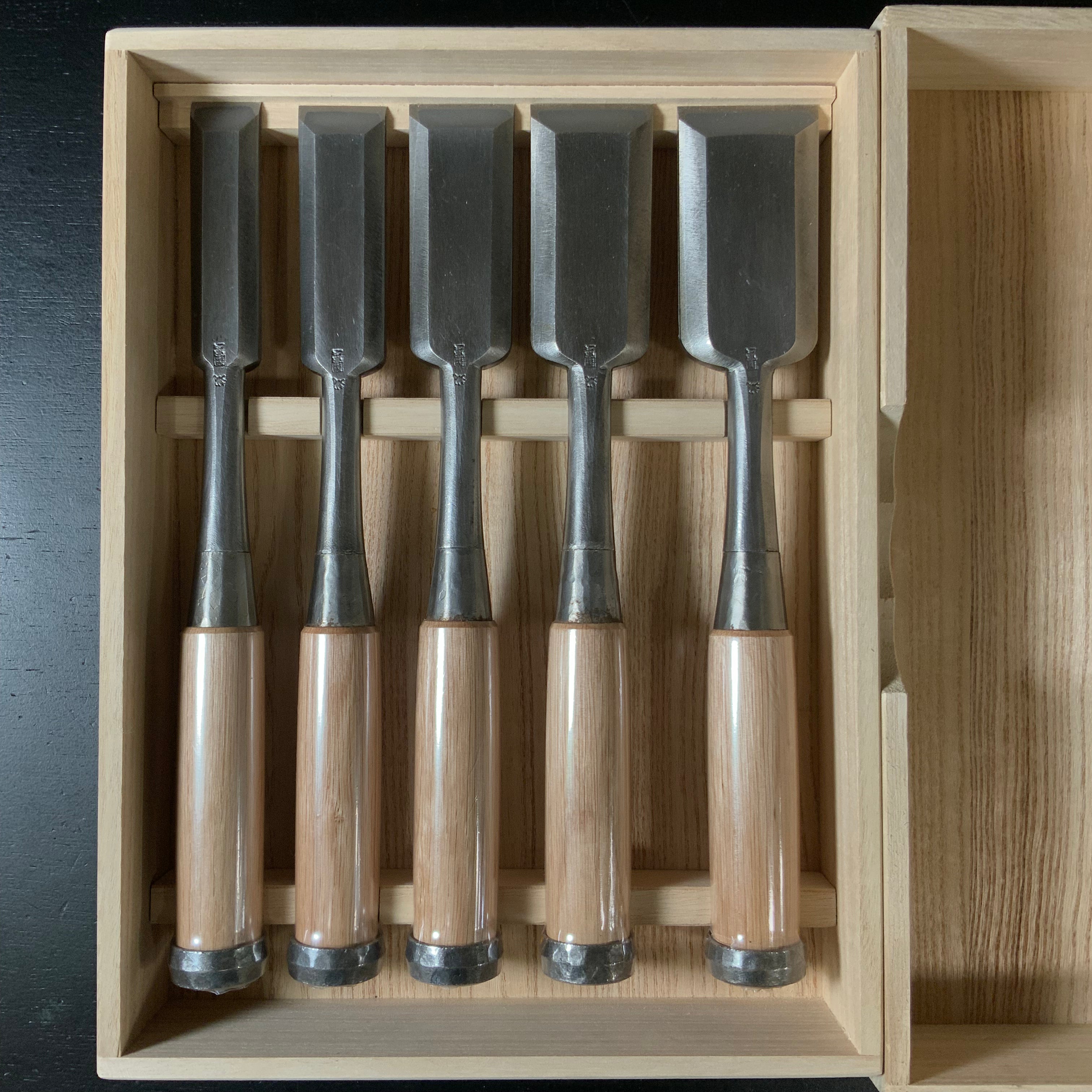 Old Srtock Kunikei 3rd Timber chisels set by Ikeda Yoshiro 池田慶郎氏 三代目国慶作 総磨鑢仕上 叩き組鑿 Tatakinomi