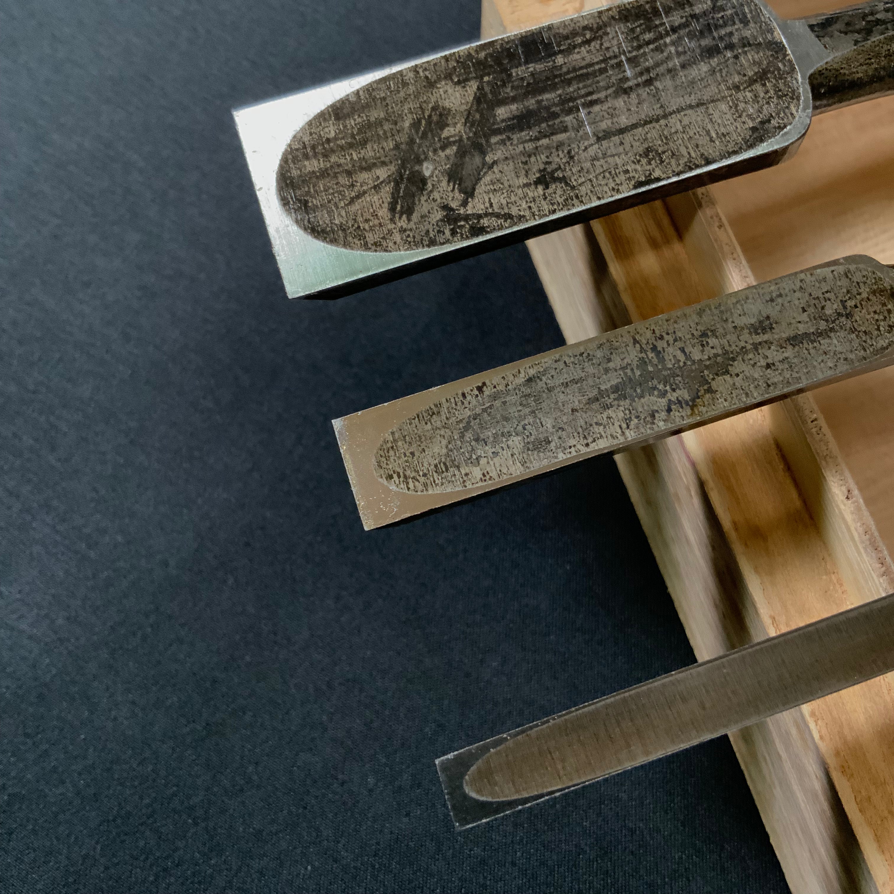 Old stock Yamahiro Bench chisels set by Yamahiro  掘出し物 山弘 特打 岡山猛作  追入3本組鑿  Oiirenomi