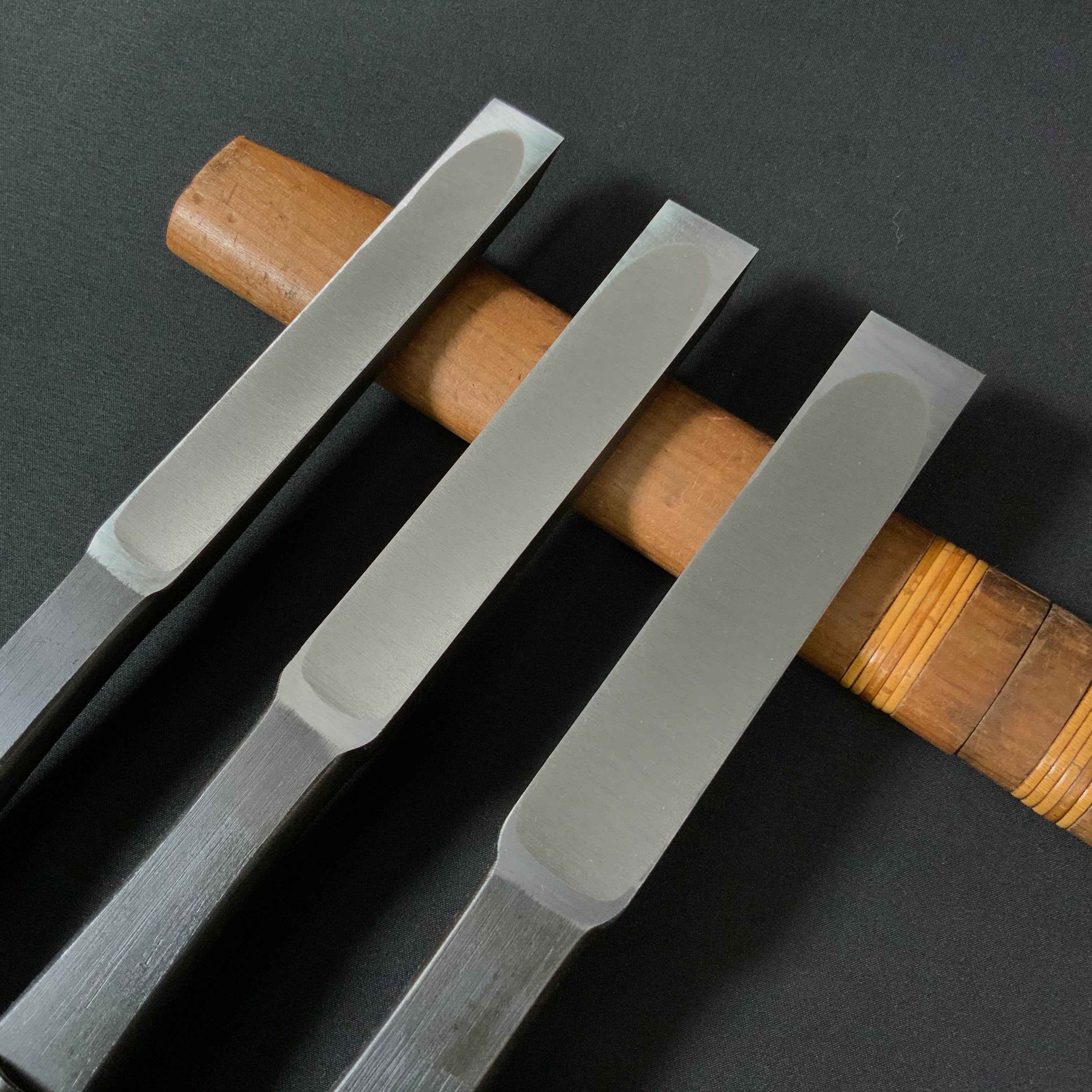 田斎作 黒仕上 腰型鑿 一枚裏 白樫柄  Tasai lumbar chisel with White Oak Handle black finish