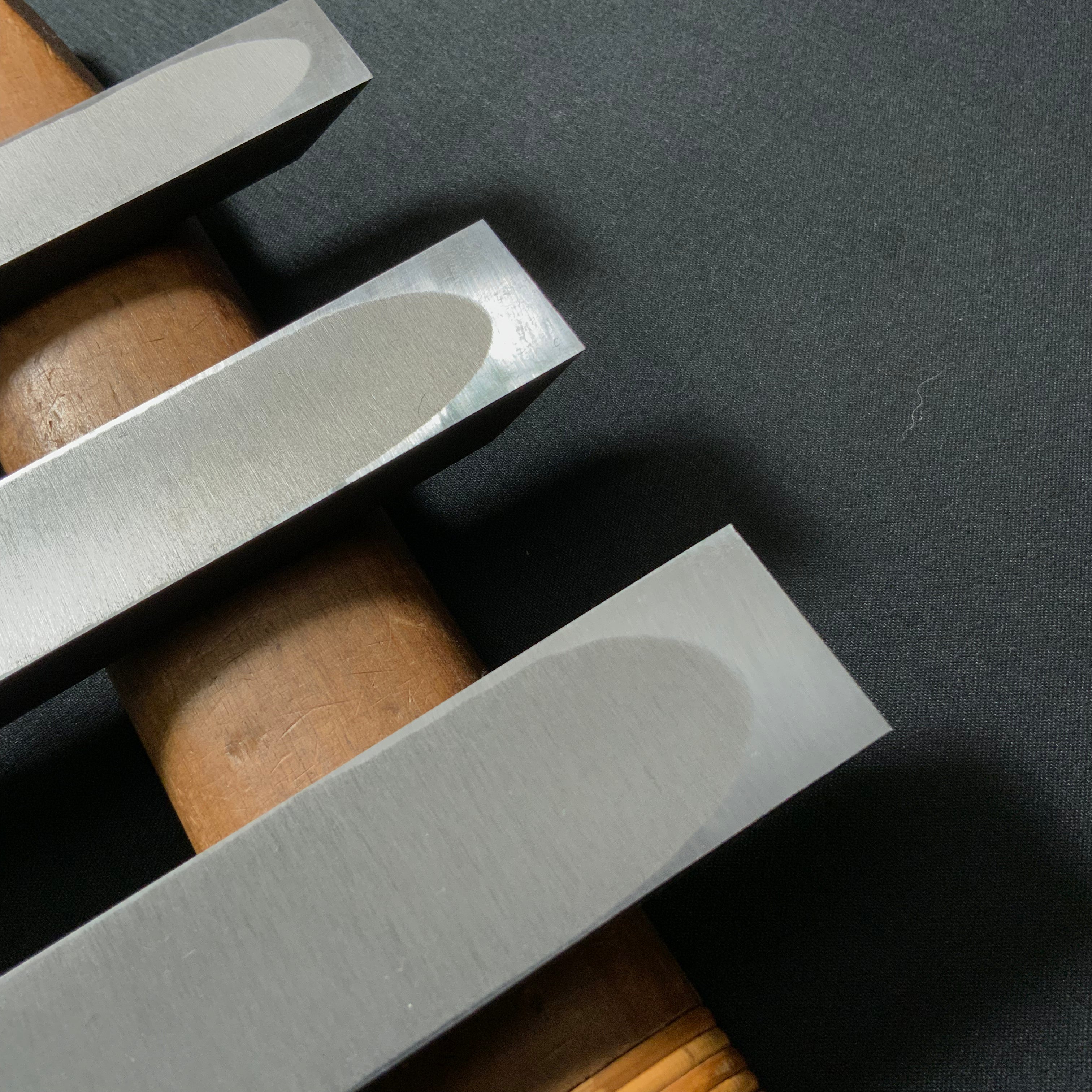 田斎作 黒仕上 腰型鑿 一枚裏 白樫柄  Tasai lumbar chisel with White Oak Handle black finish