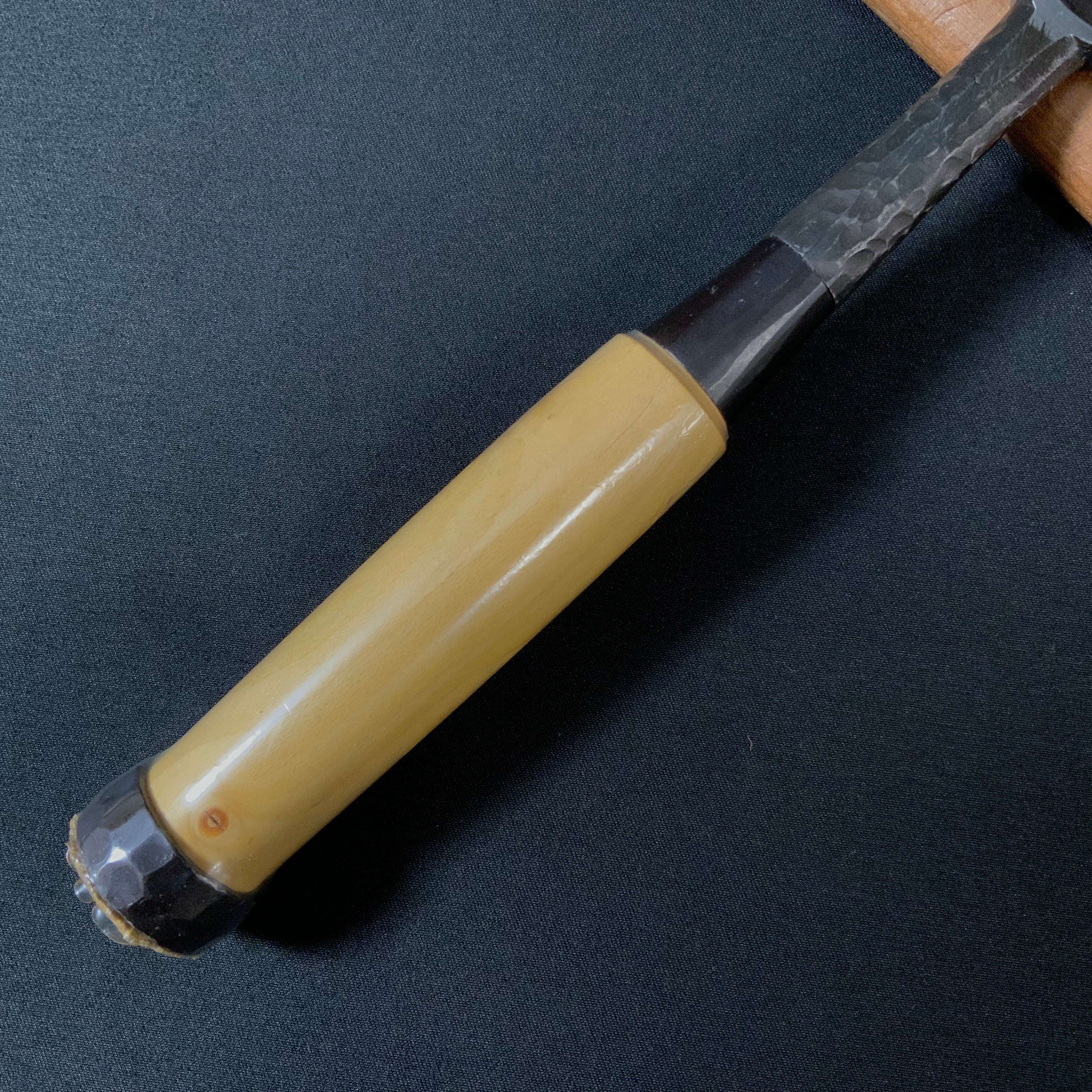 田斎作 黒仕上 鎚目追入鑿 グミ柄 oirenomi  Tasai Special Kakuchi Bench chisels black finished with goumi handle