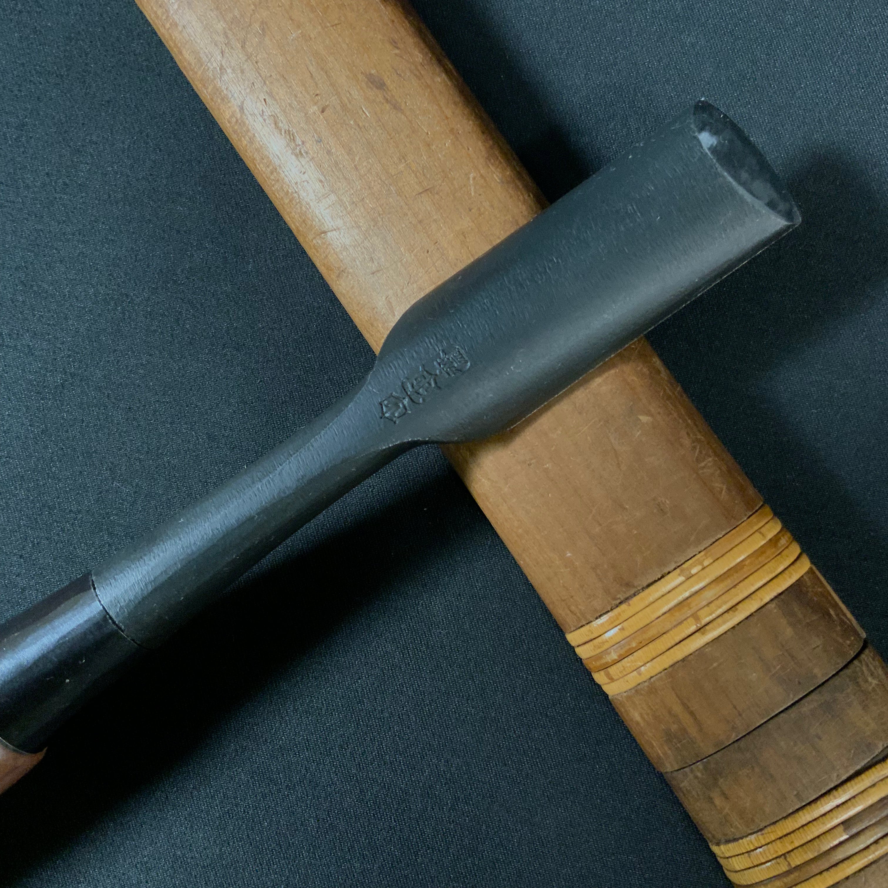 田斎作 黒仕上 追入内丸鑿(スクイ)  赤檀柄   Tasai Uchimaru chisels black finished with red oak handle  uchimaruTasai