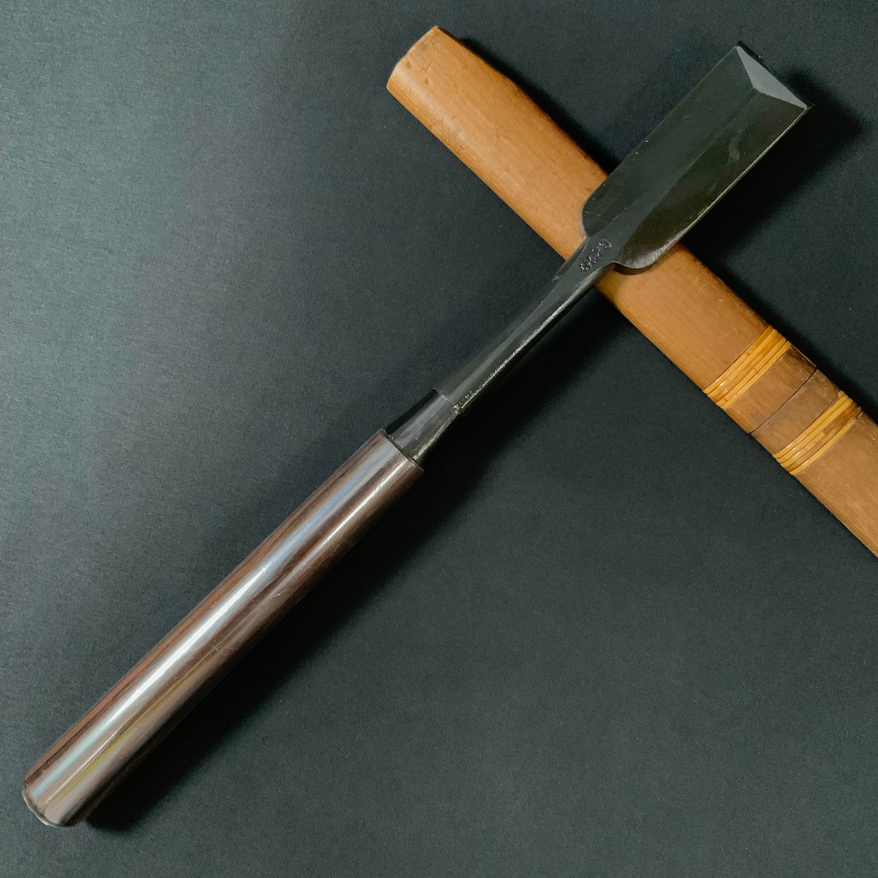 田斎作 黒仕上 鎬薄鑿  二枚裏  黒檀柄 Tasai Dovetail Paring chisels black finished with Ebony handle usunomi