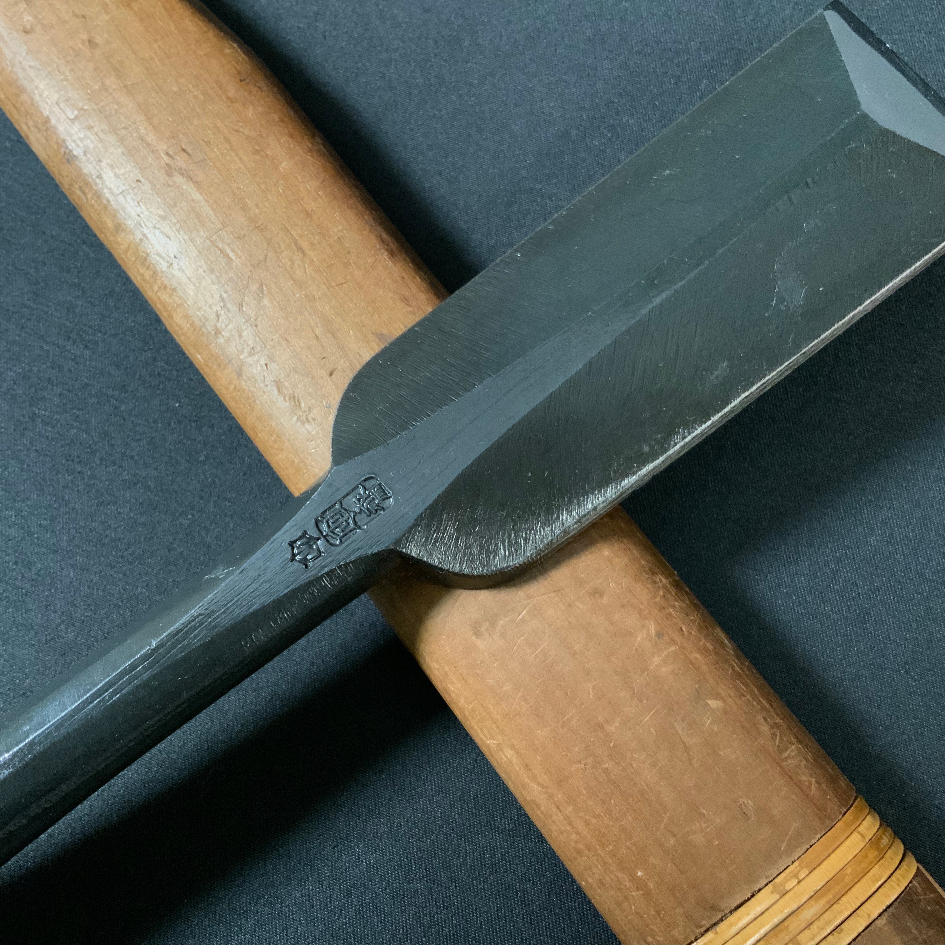 田斎作 黒仕上 鎬薄鑿  二枚裏  黒檀柄 Tasai Dovetail Paring chisels black finished with Ebony handle usunomi