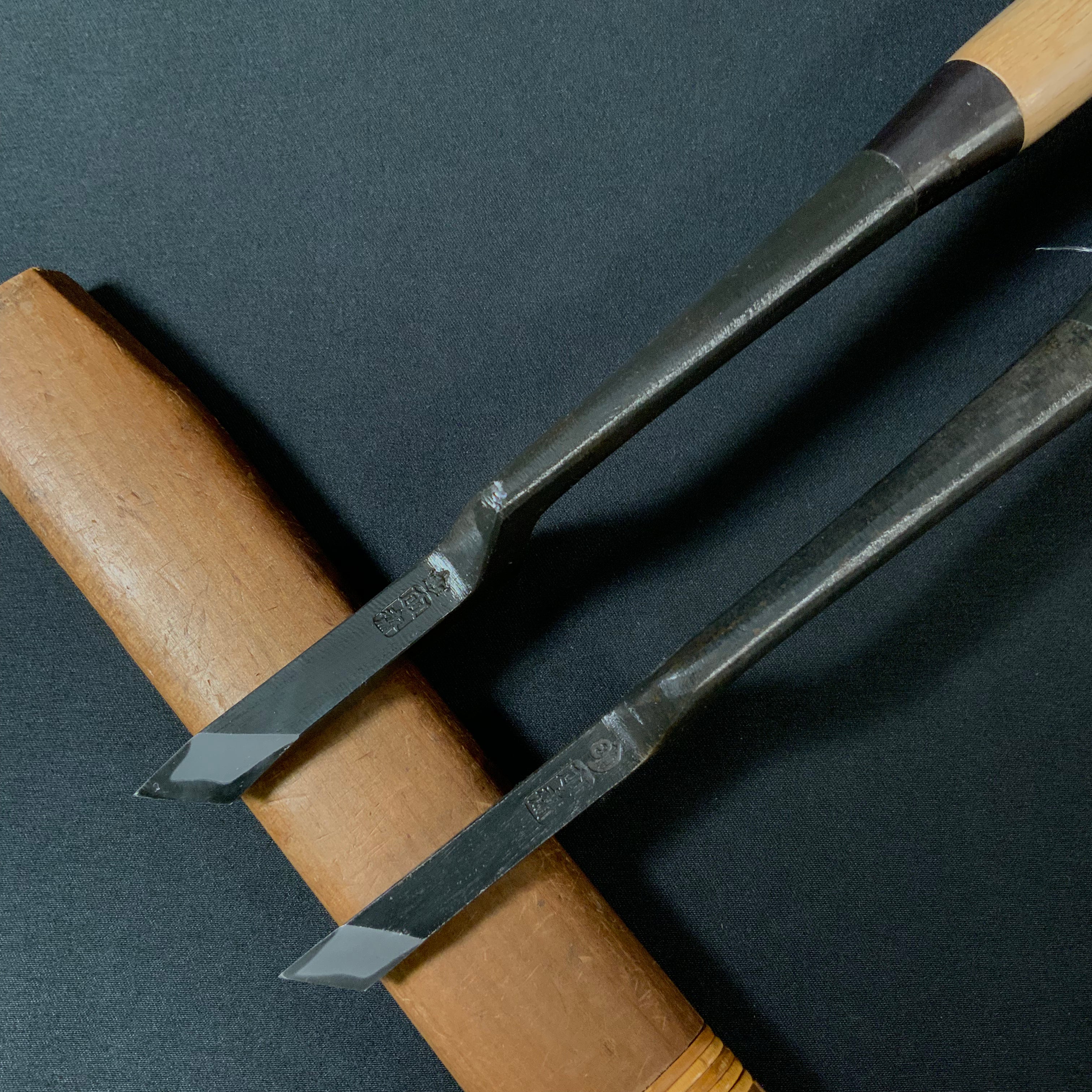 田斎作 黒仕上 角打イスカ 鏝のみ（左） 白樫柄   Tasai Special Trowel chisel (Left Kote nomi)  black finished with white oak handle