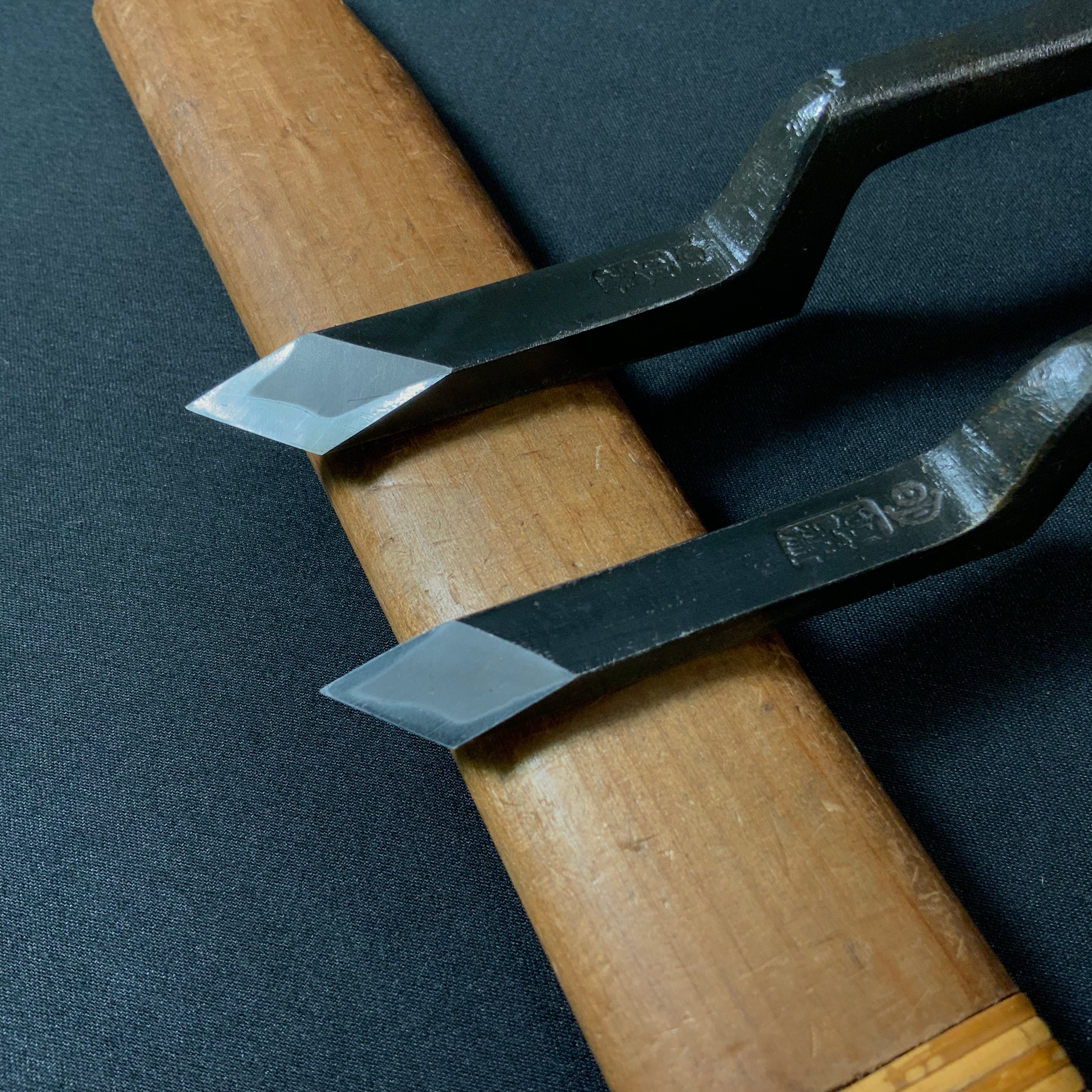 田斎作 黒仕上 角打イスカ 鏝のみ（左） 白樫柄   Tasai Special Trowel chisel (Left Kote nomi)  black finished with white oak handle