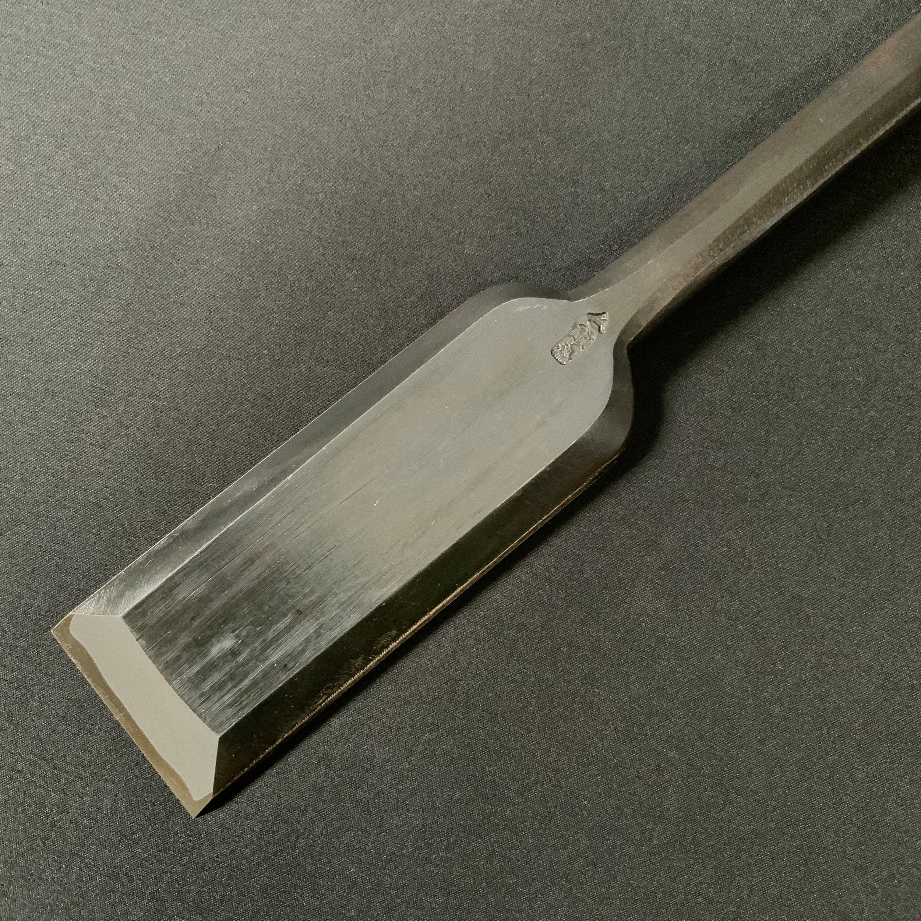 DenTasai Slick Chisels (Hontsuki-Nomi)  伝田斎作  黒仕上 本突のみ  48mm