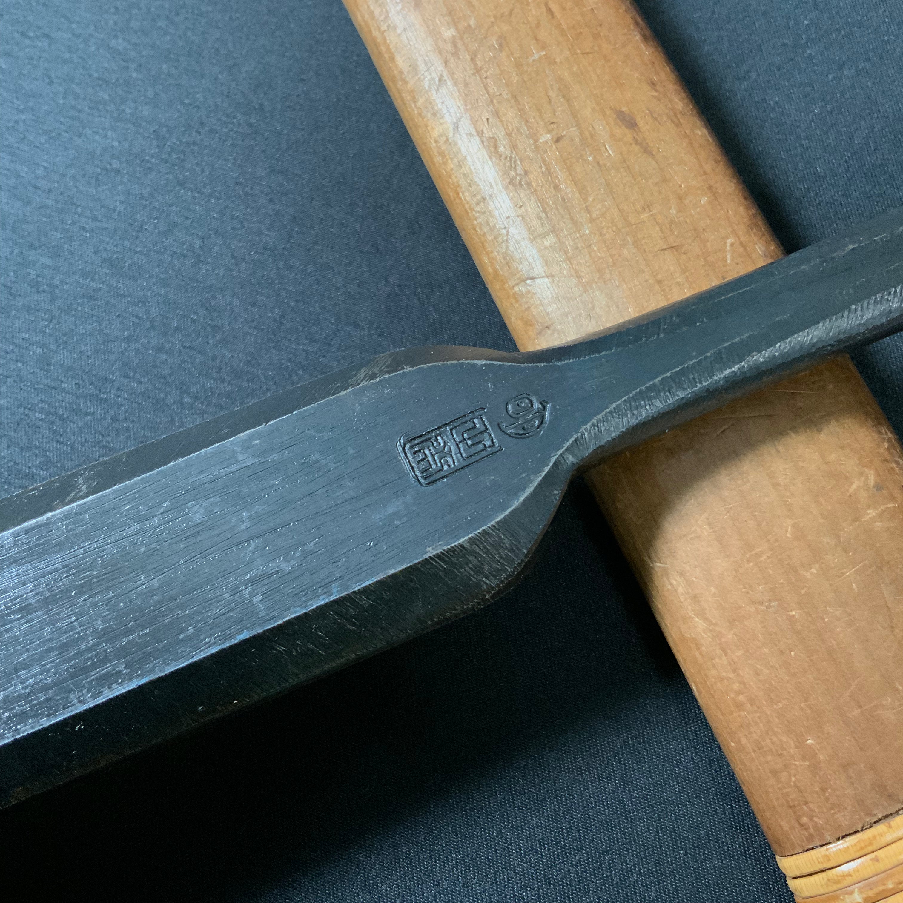 Tasai  Slick Chisels (Nakatsuki-Nomi)  田斎作 黒仕上 中突のみ 白樫柄  30mm