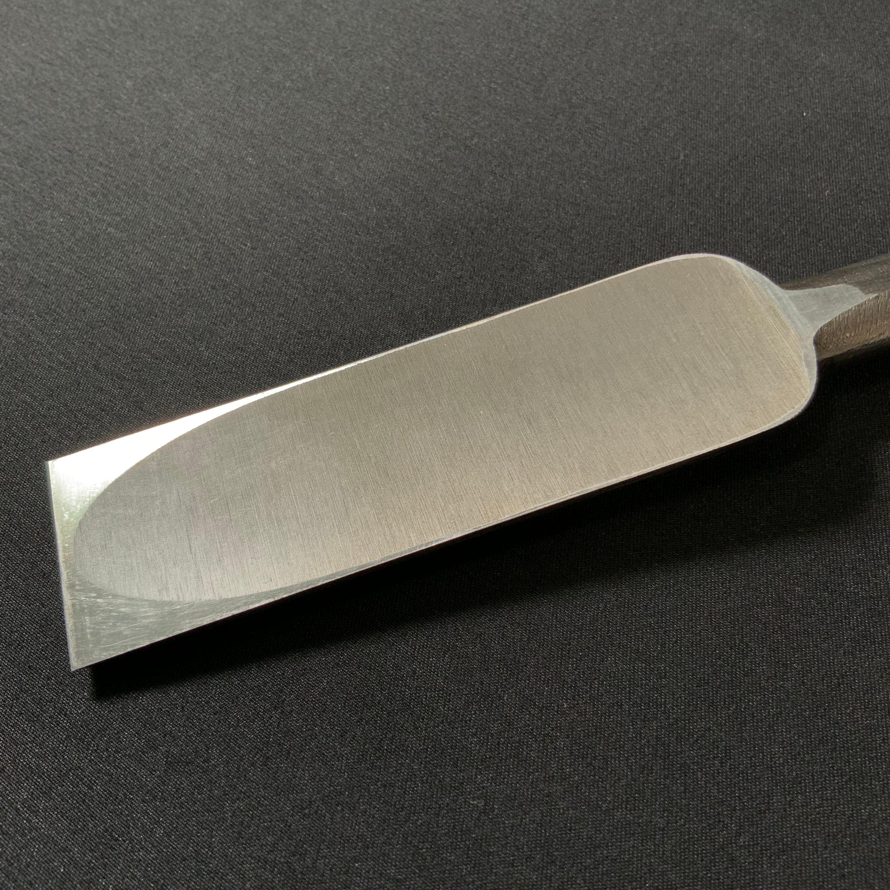 Tasai  Slick Chisels (Nakatsuki-Nomi)  田斎作 磨仕上 中突のみ 赤樫柄30mm