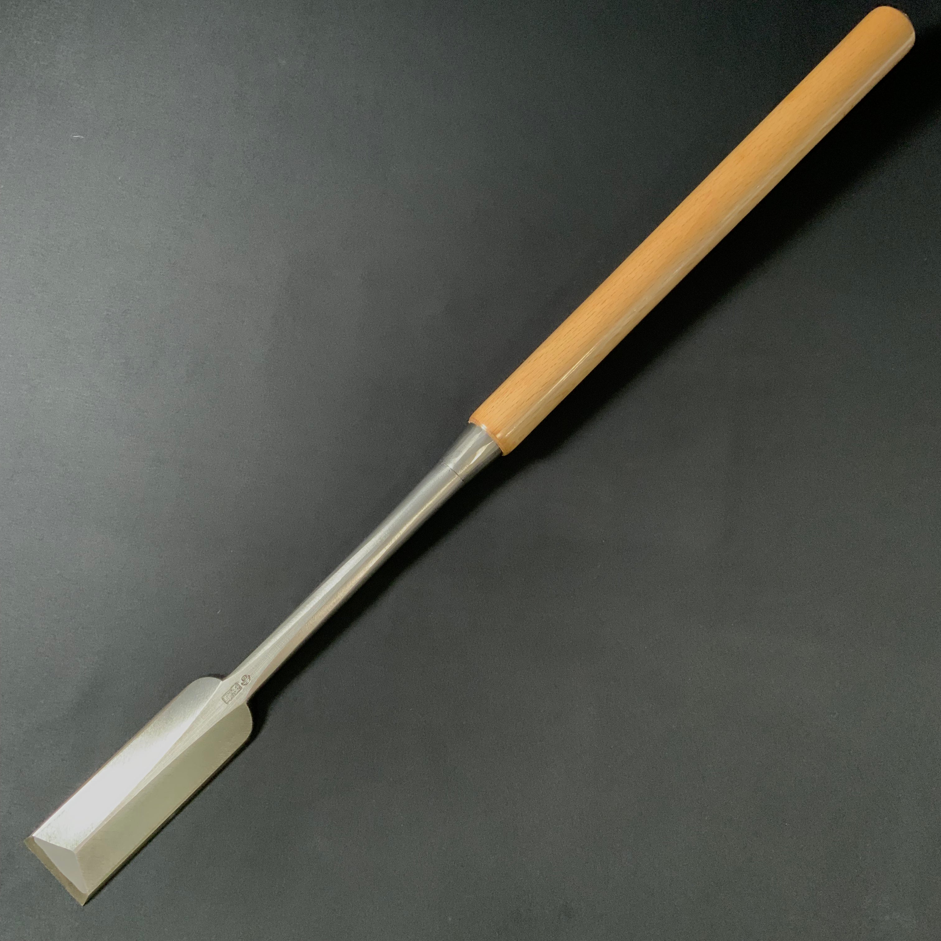 MeiTasai Special Dovetail Bench (Hontsuki) chisels with white oak handle   明田斎作 鎬本突き鑿 磨き 白樫柄 42mm