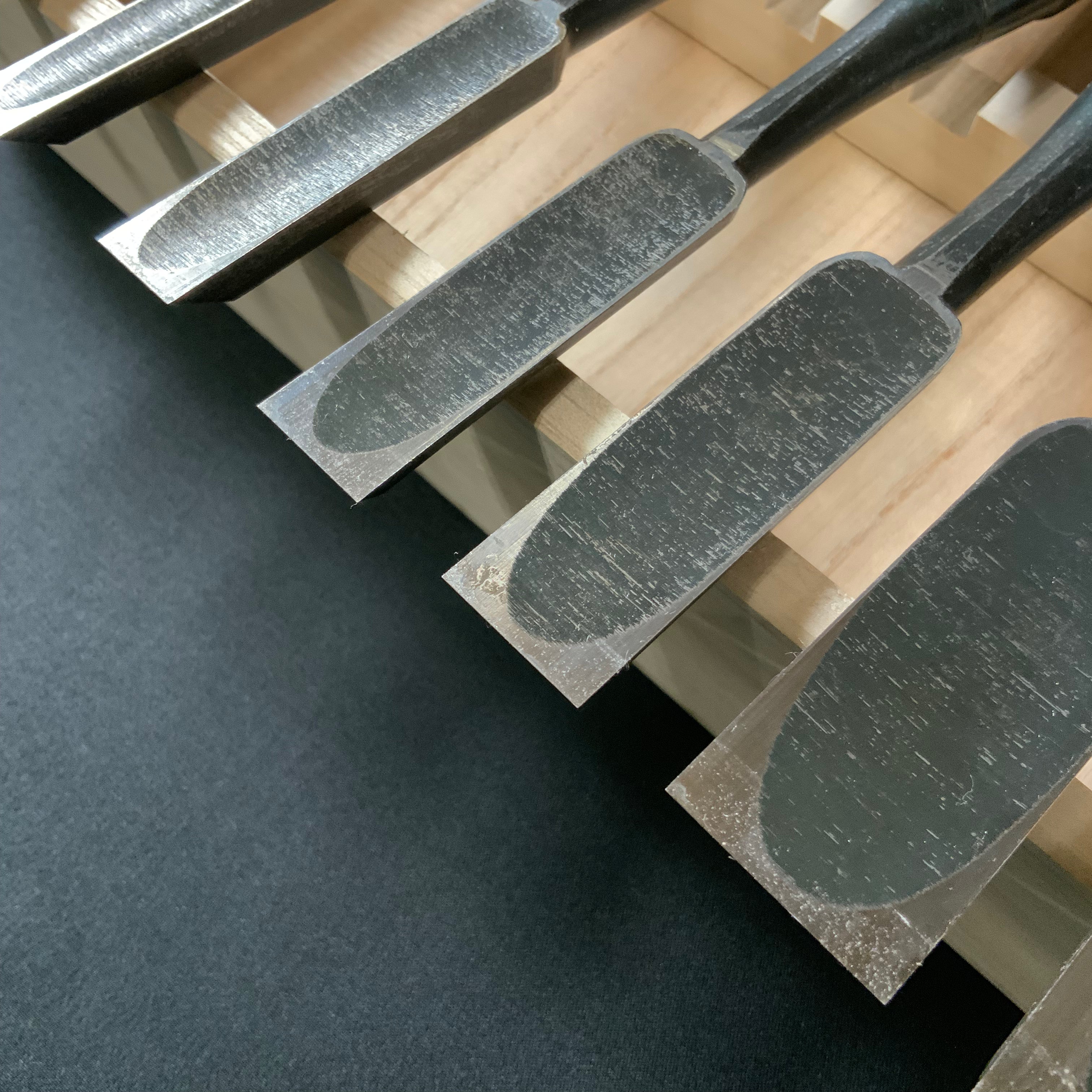 Nishiki Kiyomi  Bench chisels set  with Rosewood Handles  錦清水作 追入組鑿 Oirenomi 紫檀柄 桐箱入