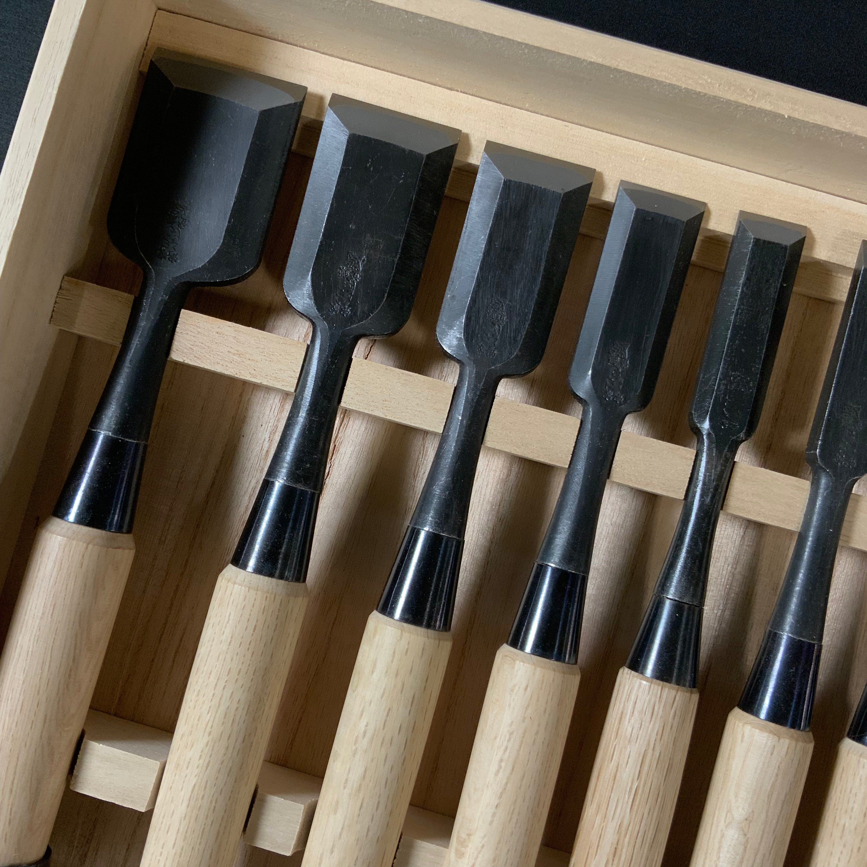 #2 Ouchi Bench chisels set by Ouchi 4th generation 四代目大内俊明作 宗家大内 追入組鑿 桐箱付 Oirenomi