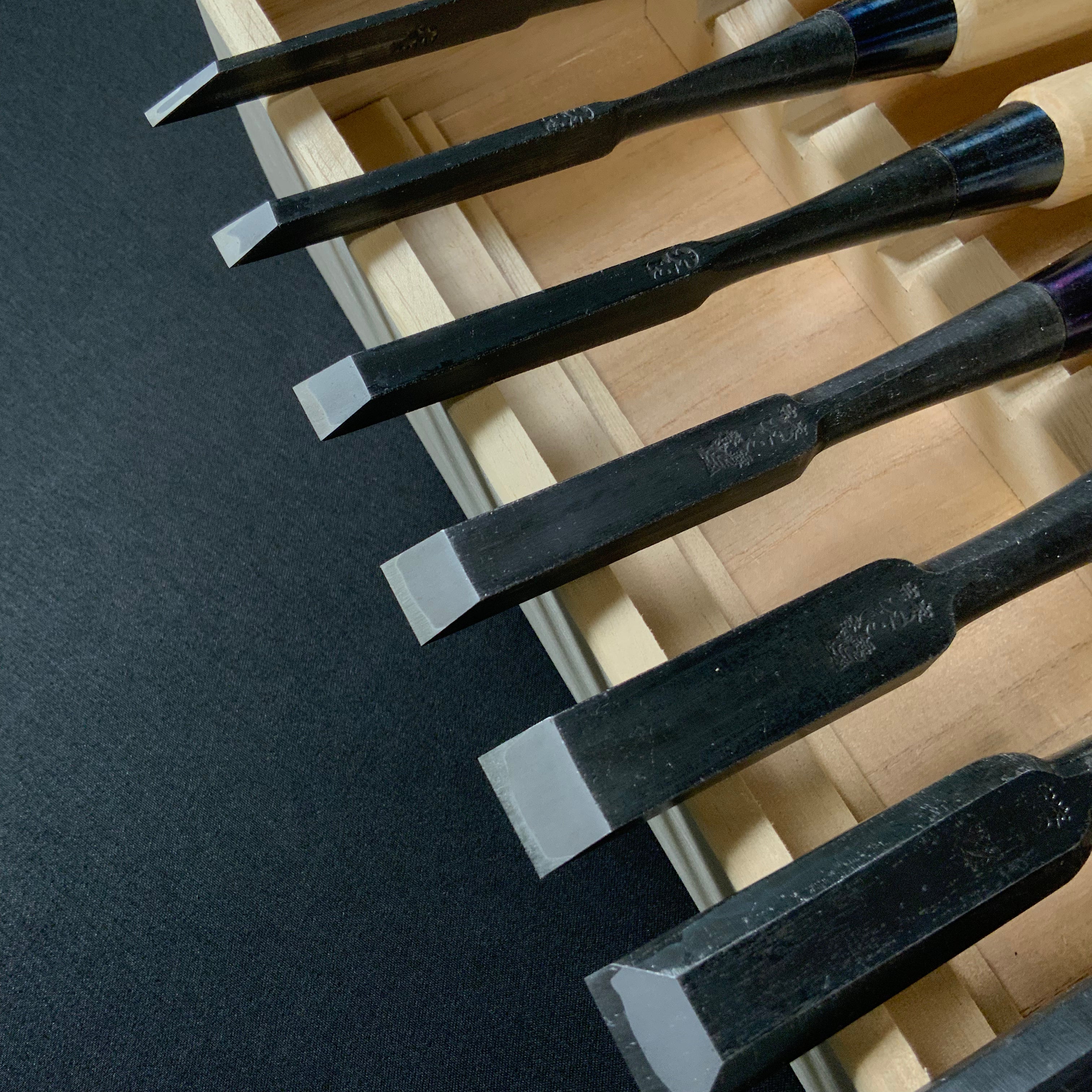 #2 Ouchi Bench chisels set by Ouchi 4th generation 四代目大内俊明作 宗家大内 追入組鑿 桐箱付 Oirenomi