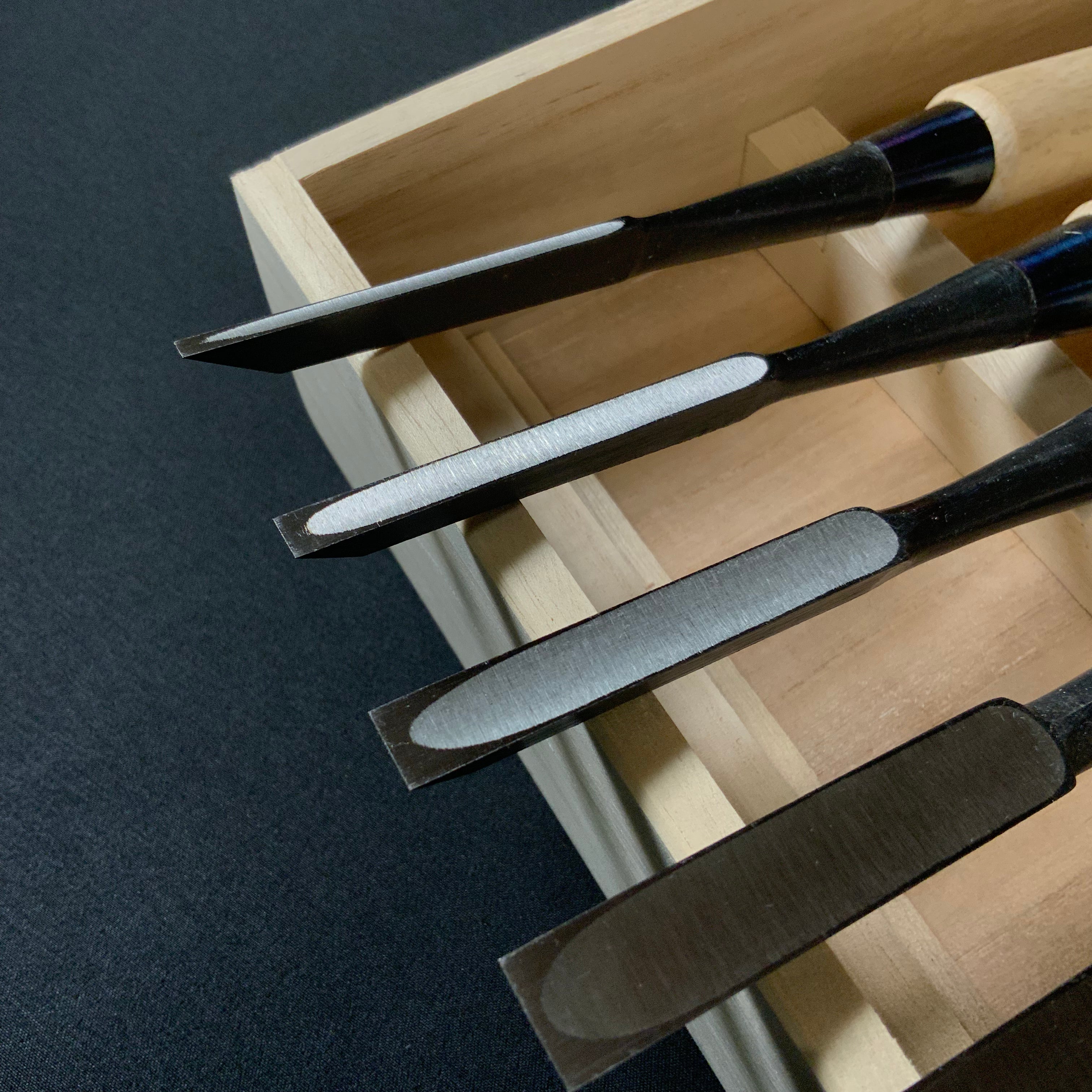 #2 Ouchi Bench chisels set by Ouchi 4th generation 四代目大内俊明作 宗家大内 追入組鑿 桐箱付 Oirenomi