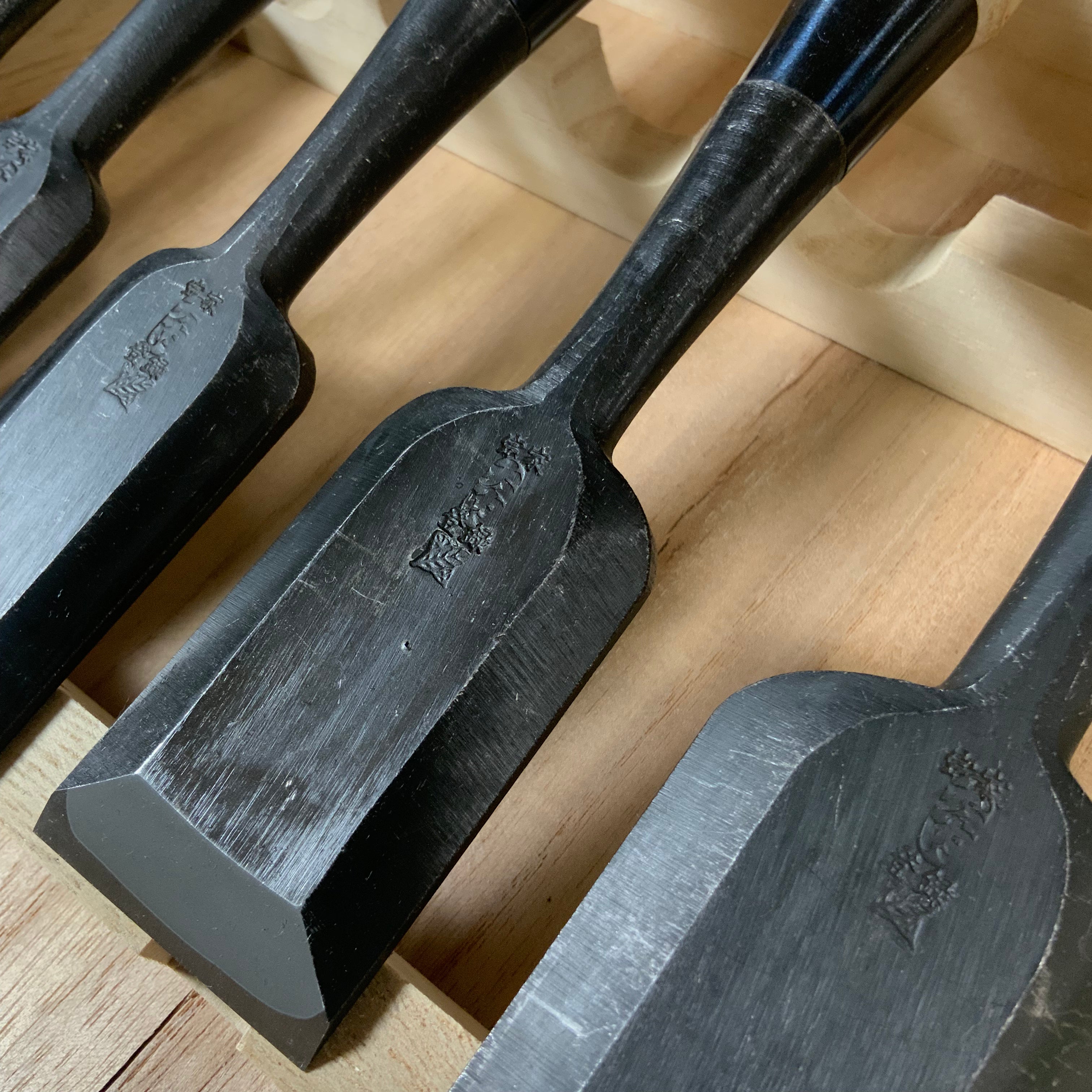 #2 Ouchi Bench chisels set by Ouchi 4th generation 四代目大内俊明作 宗家大内 追入組鑿 桐箱付 Oirenomi