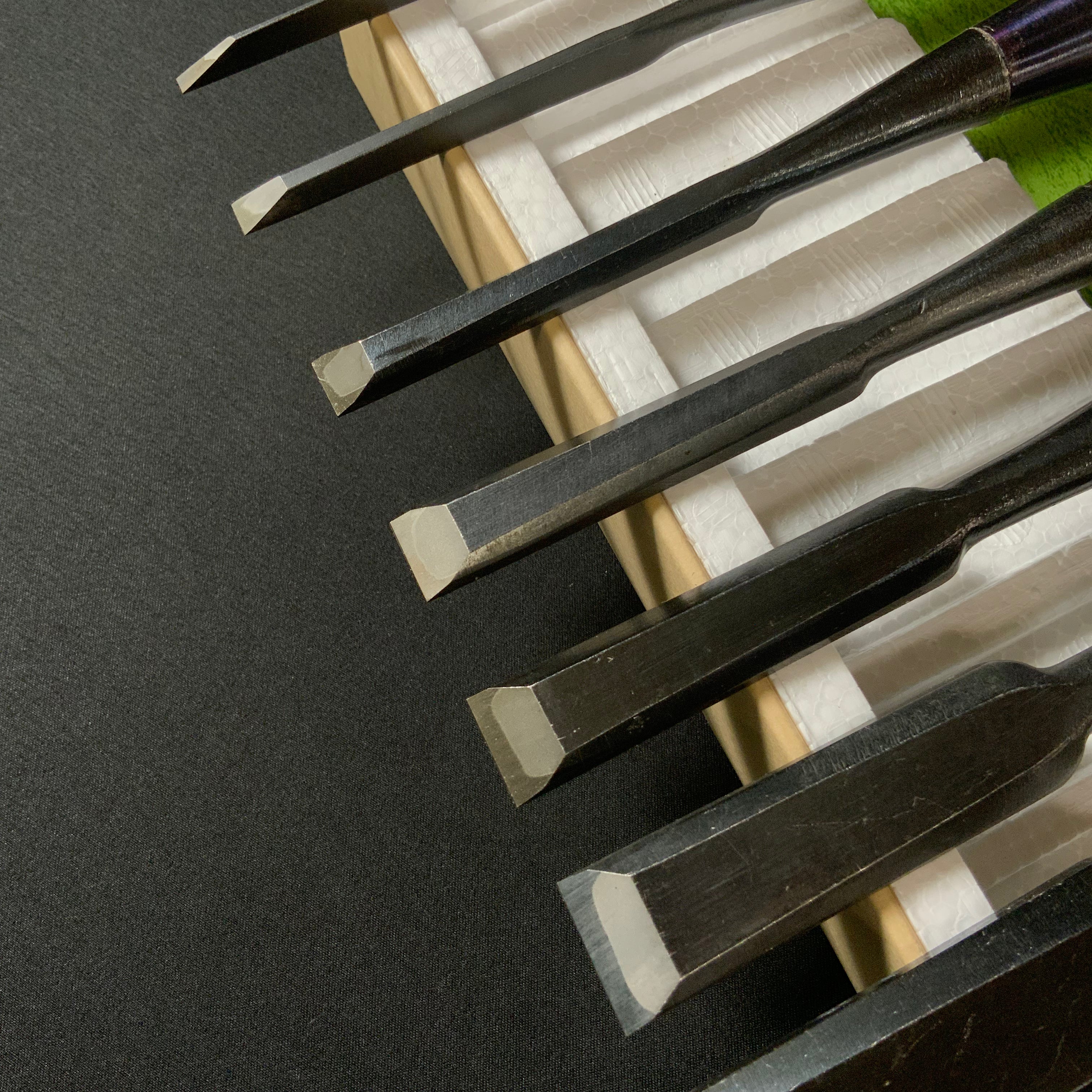 #M169  No brand Bench chisels set by unknown smith  無名 追入組鑿 10本組 作者不明 白樫柄