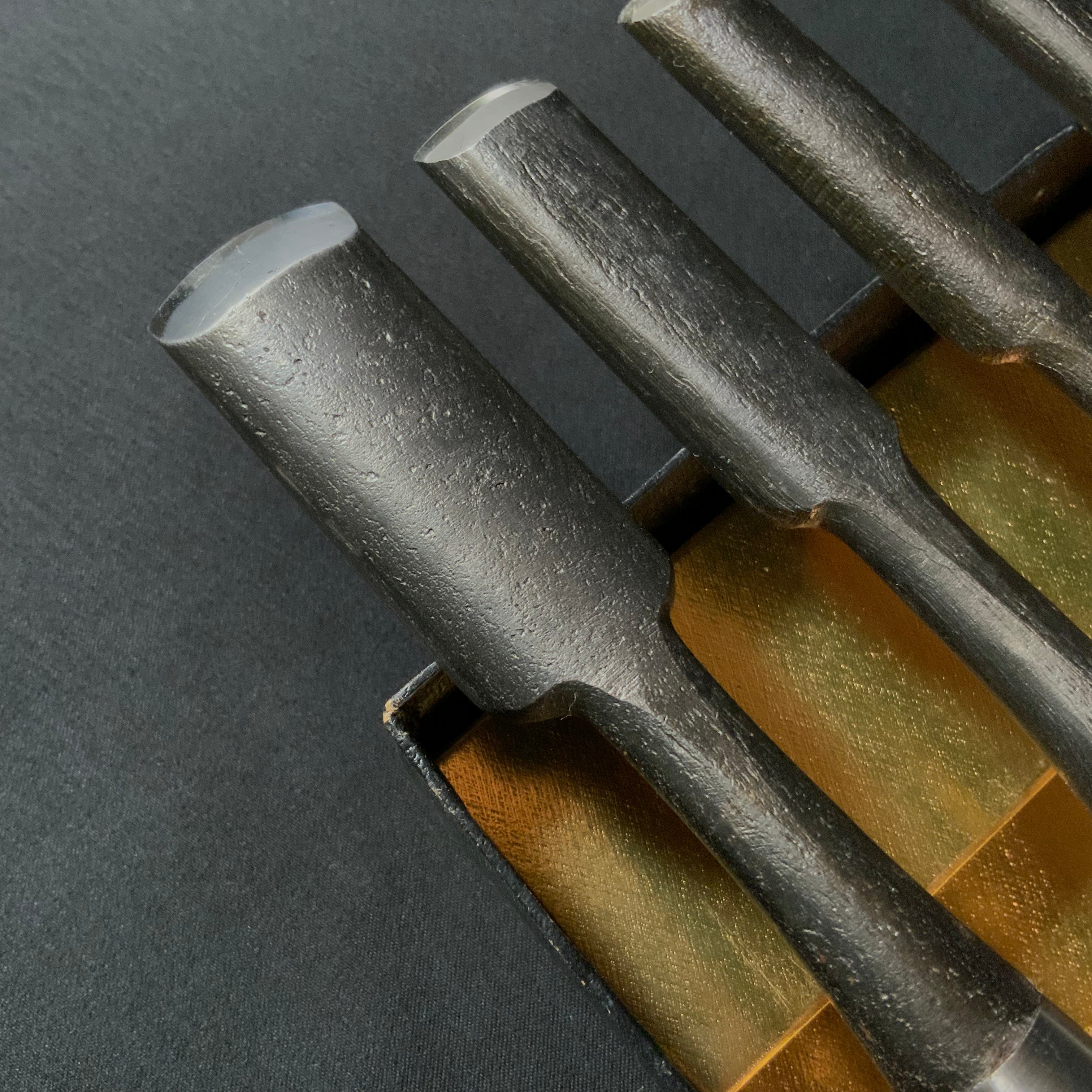 Old stock Takahiro Uchimaru Bench chisels (Round Chisel) 5pc set   掘出し物 貴弘 内丸追入組鑿  5本組