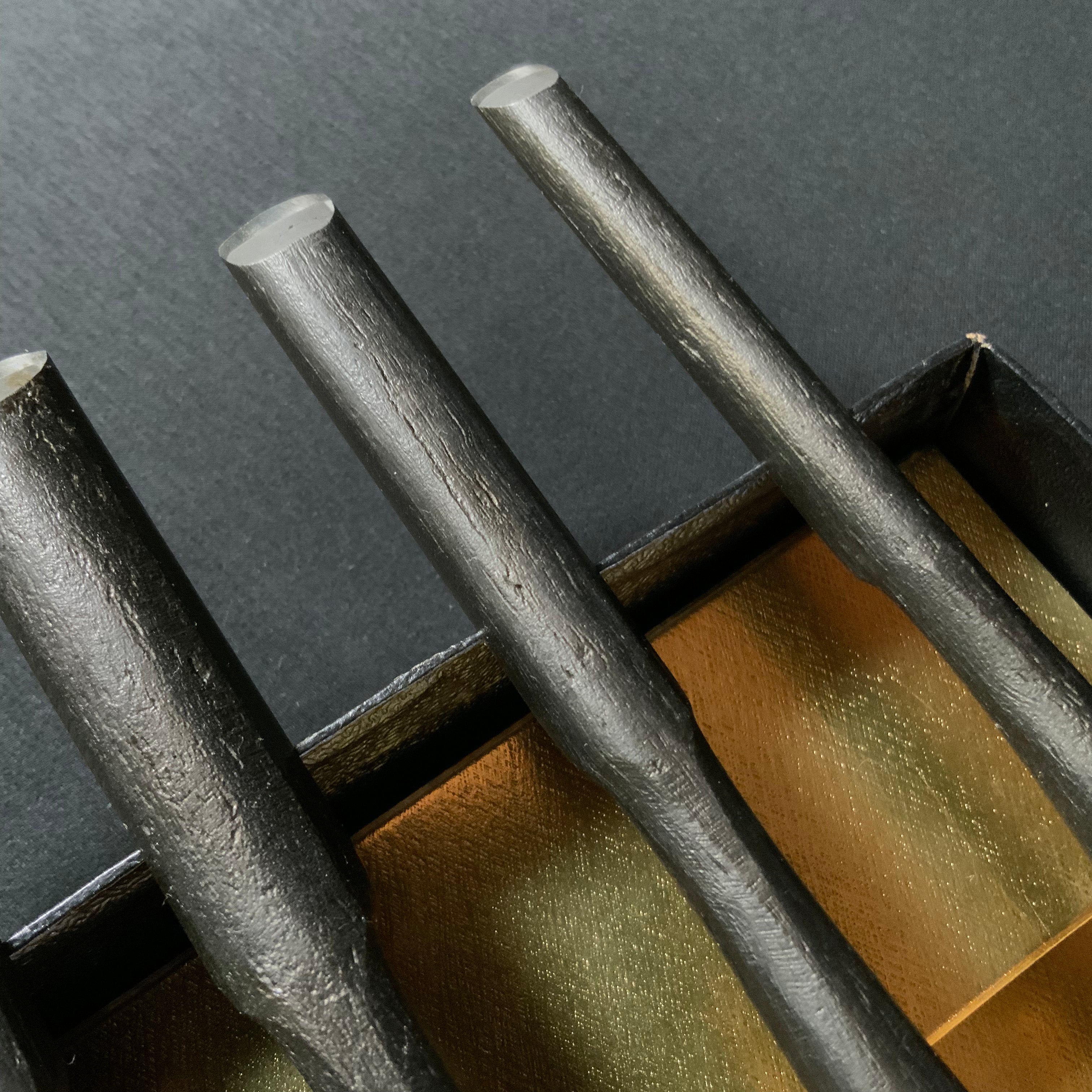 Old stock Takahiro Uchimaru Bench chisels (Round Chisel) 5pc set   掘出し物 貴弘 内丸追入組鑿  5本組