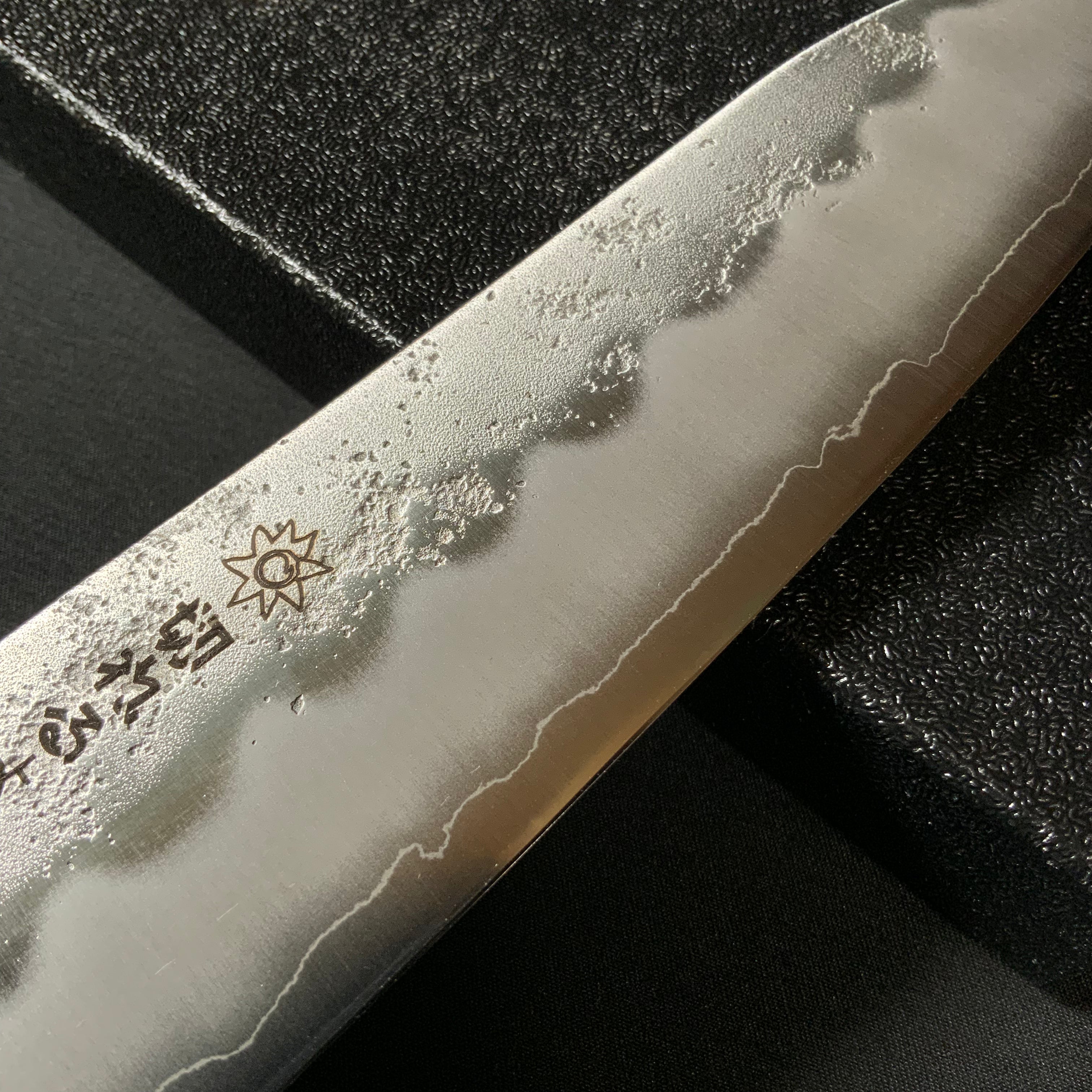 Stainress Santoku Kitchen Knife SLD  切れるよろこび 三徳包丁 梨地 銀3 ステングラッド鋼 180mm