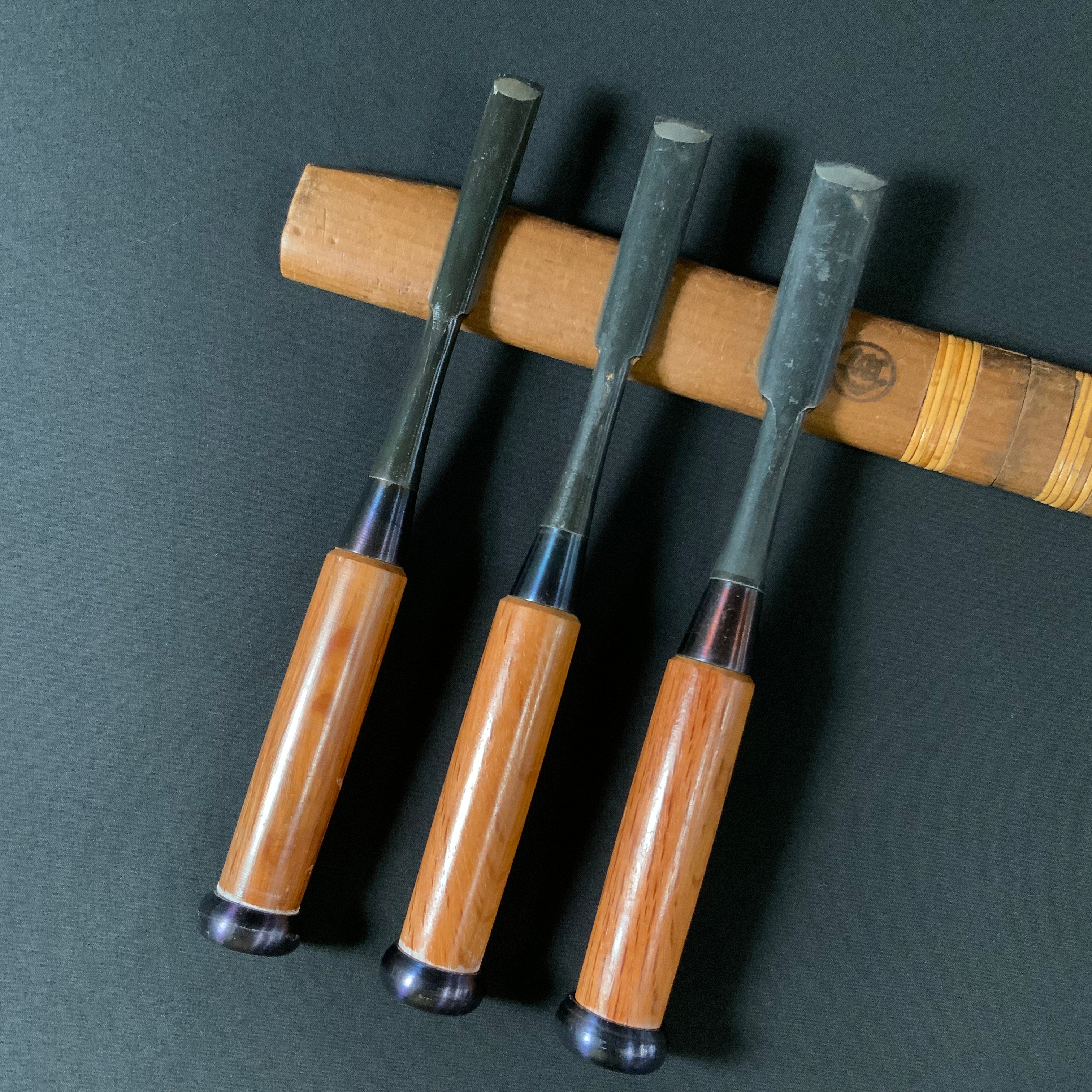 掘出し物 正高 内丸鑿 赤樫柄   Old stock Masataka Inner round chisels with white steel  (Uchimaru)