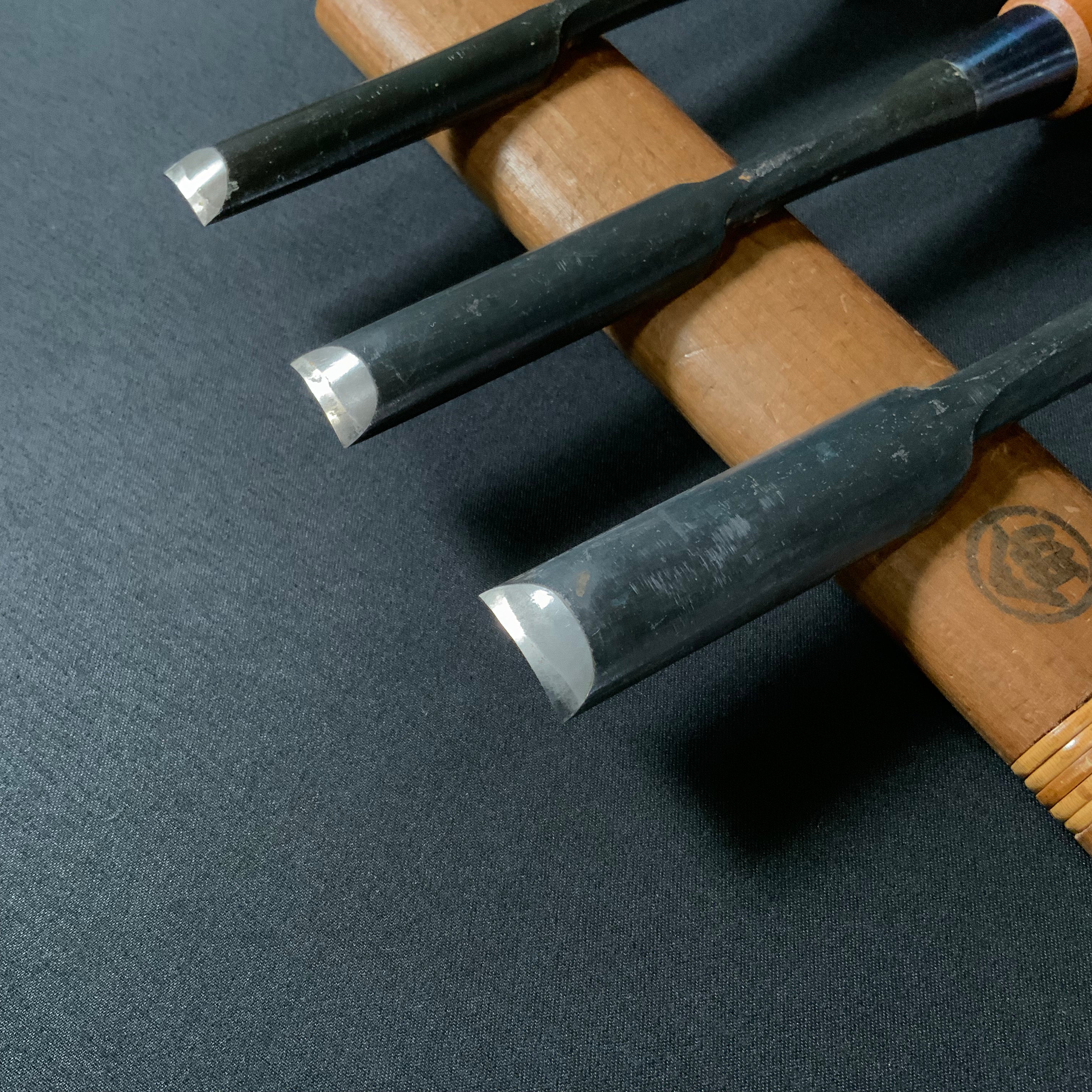 掘出し物 正高 内丸鑿 赤樫柄   Old stock Masataka Inner round chisels with white steel  (Uchimaru)