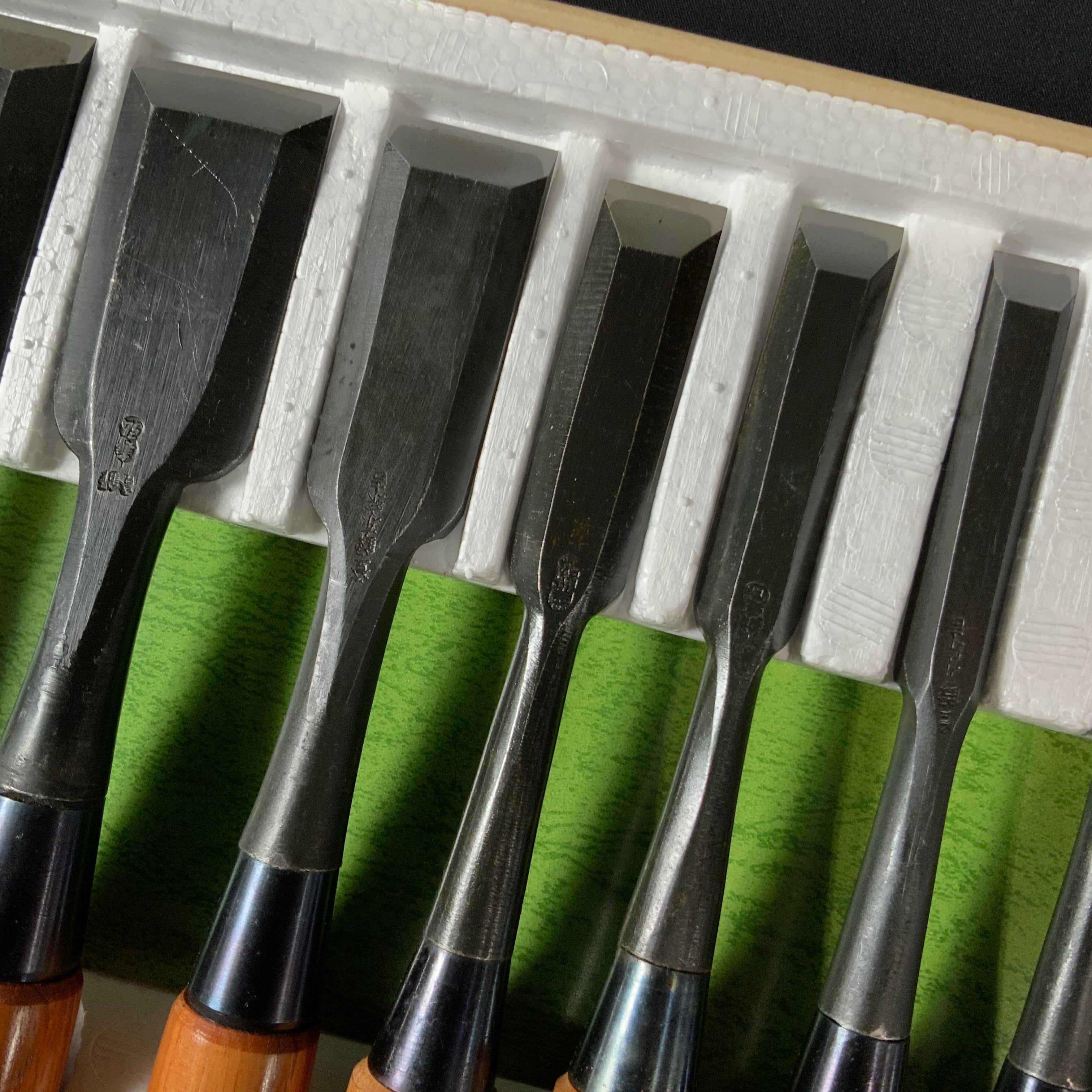 M191 Kenshin bench chisels set by Usui Yoshio  謙信 碓氷淑郎作 追入組鑿 10本組