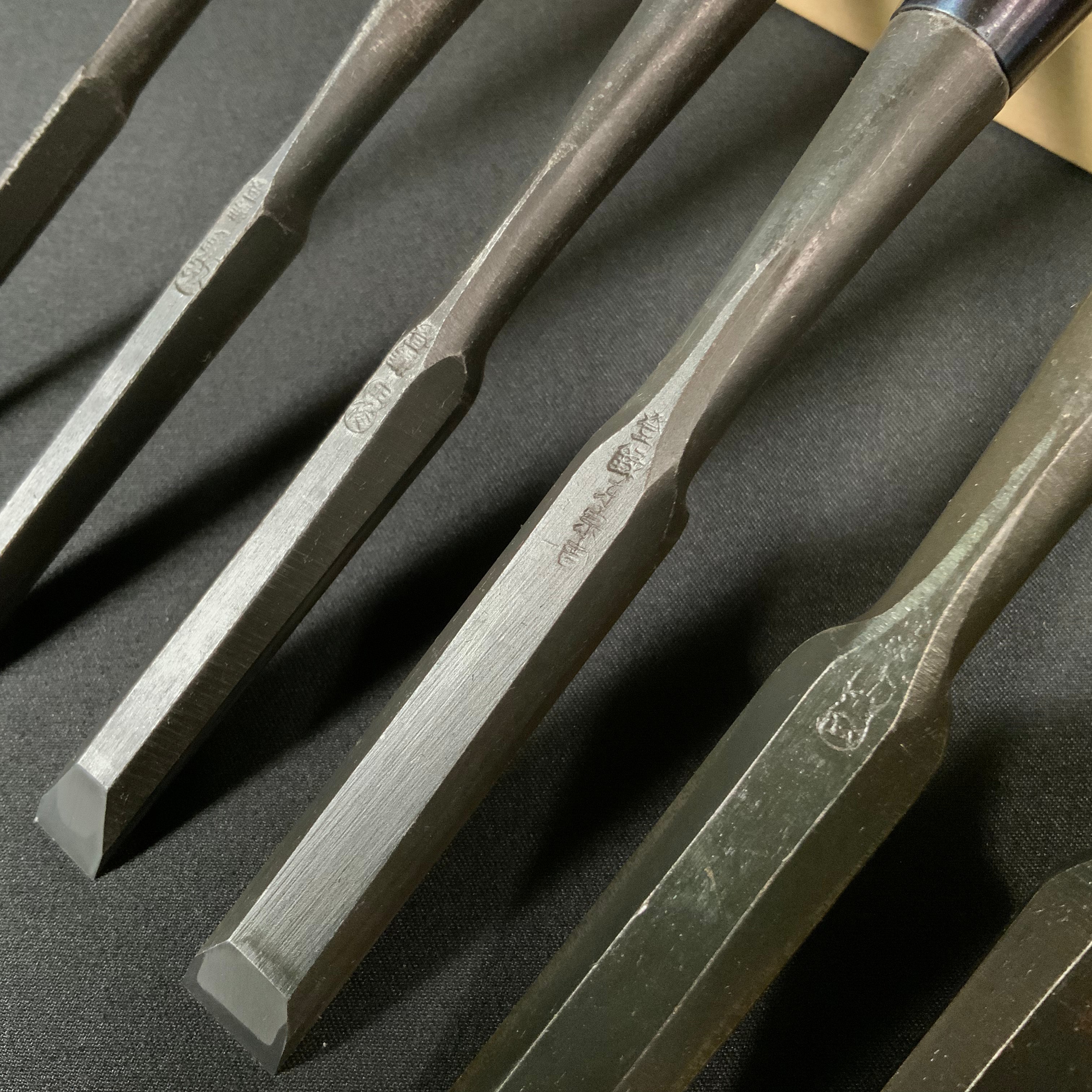 M191 Kenshin bench chisels set by Usui Yoshio  謙信 碓氷淑郎作 追入組鑿 10本組