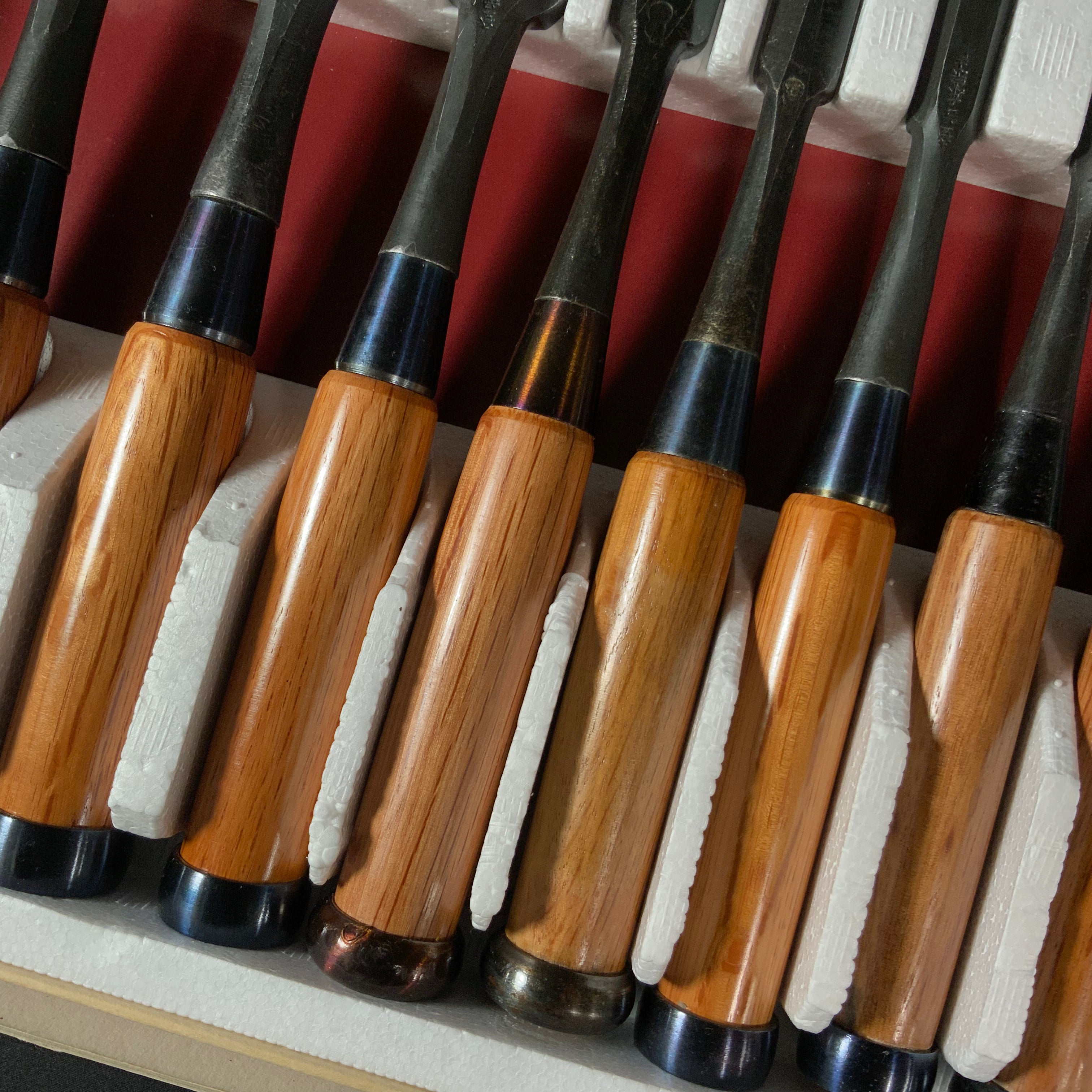 M193 Mixed set Bench chisels set for beginner by unknown smith  バラ鑿合わせ 初心者におすすめ 追入組鑿 M193