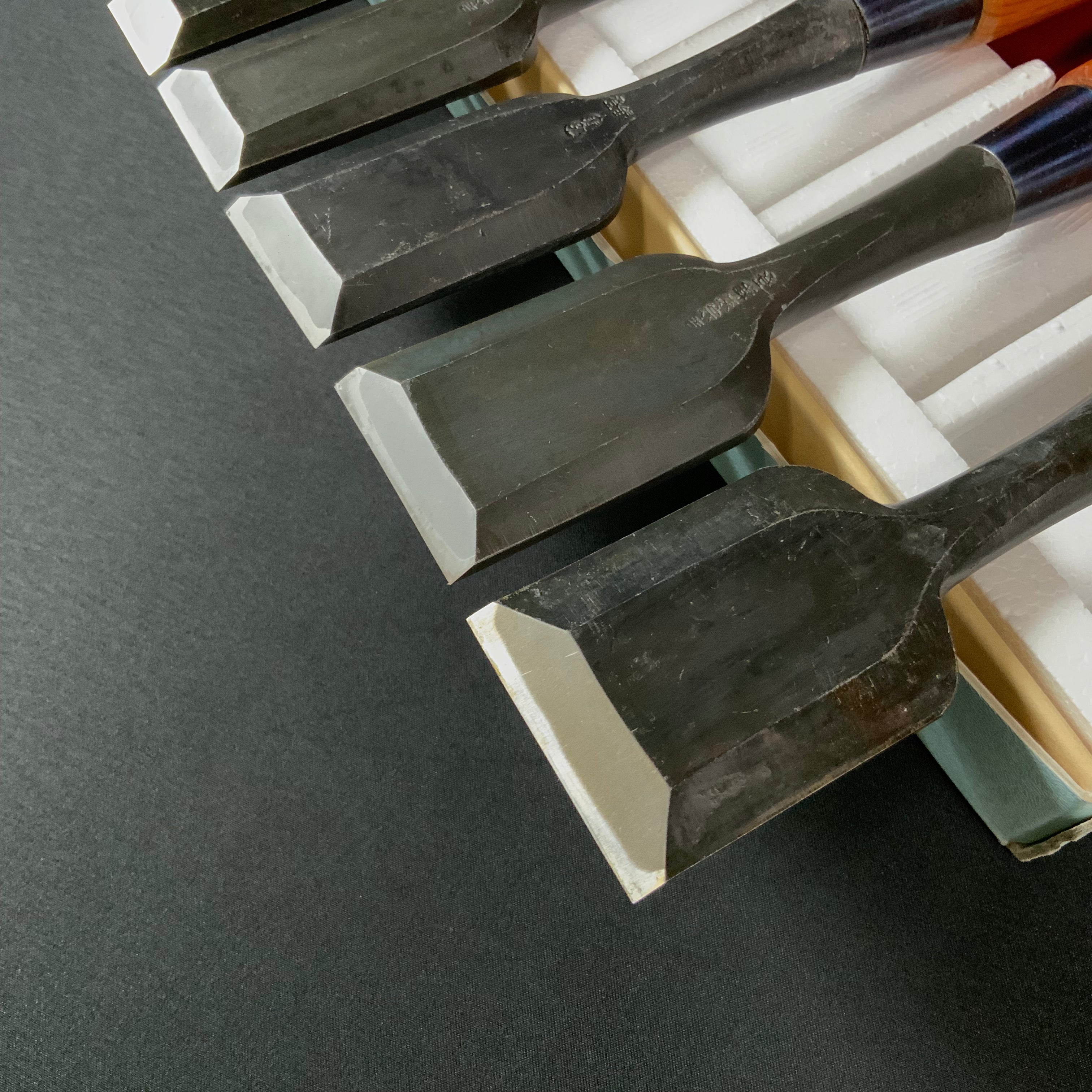 M193 Mixed set Bench chisels set for beginner by unknown smith  バラ鑿合わせ 初心者におすすめ 追入組鑿 M193