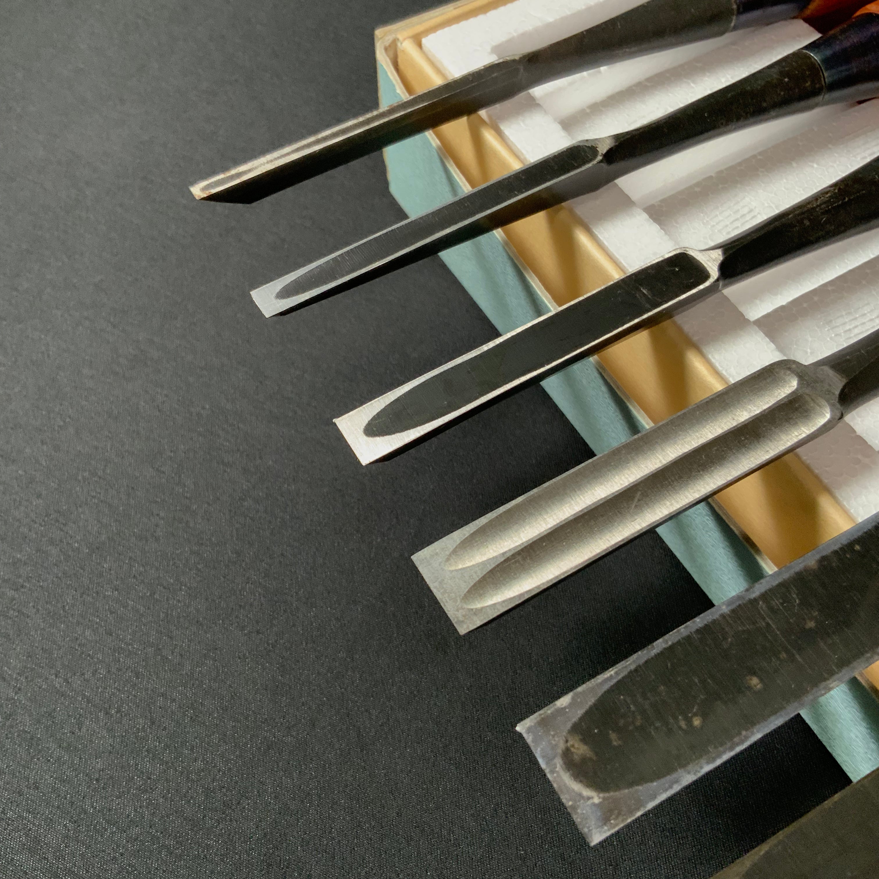 M193 Mixed set Bench chisels set for beginner by unknown smith  バラ鑿合わせ 初心者におすすめ 追入組鑿 M193