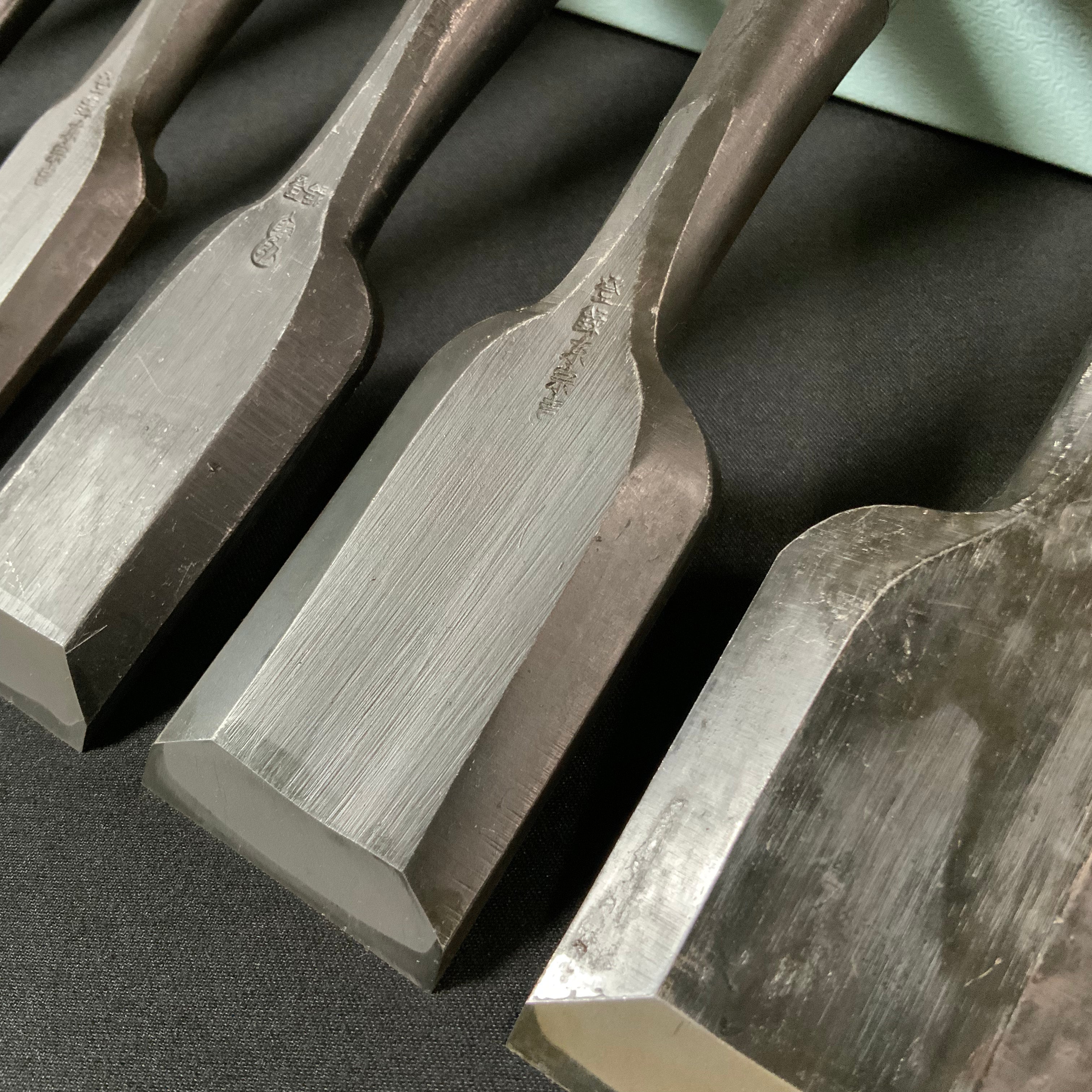M193 Mixed set Bench chisels set for beginner by unknown smith  バラ鑿合わせ 初心者におすすめ 追入組鑿 M193