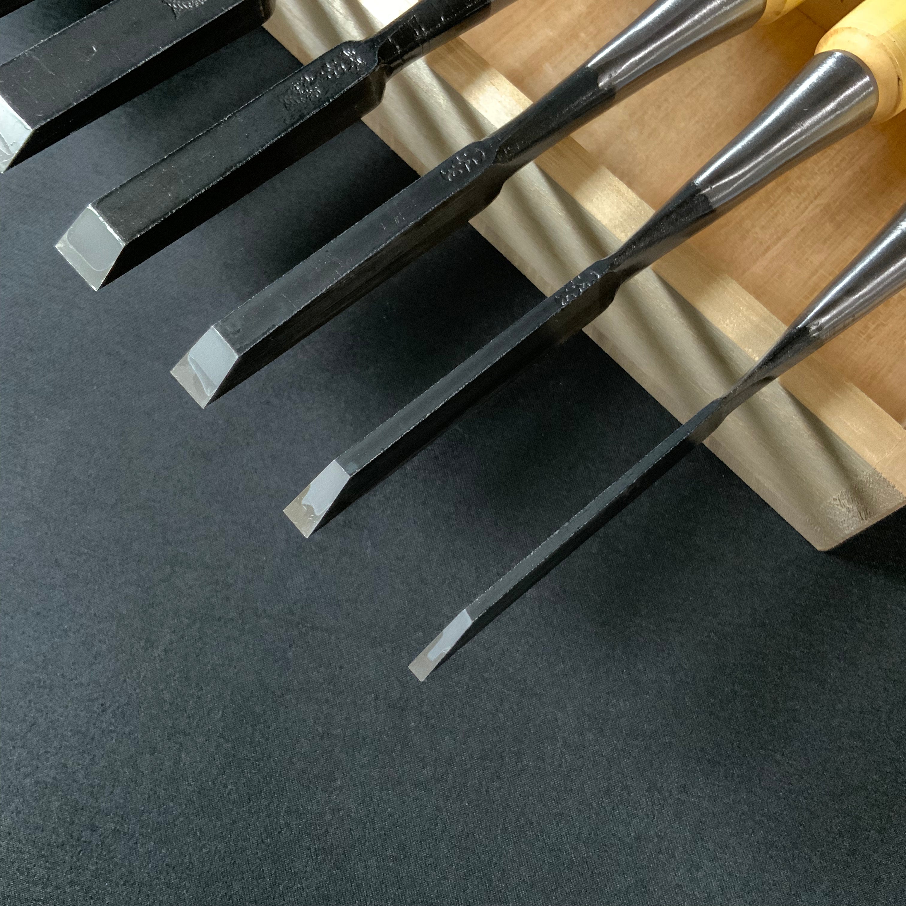 #5 Ouchi Bench chisels set Gumi Handle by Ouchi 4th generation  宗家大内 追入組鑿 グミ柄 桐箱付 四代目大内俊明作