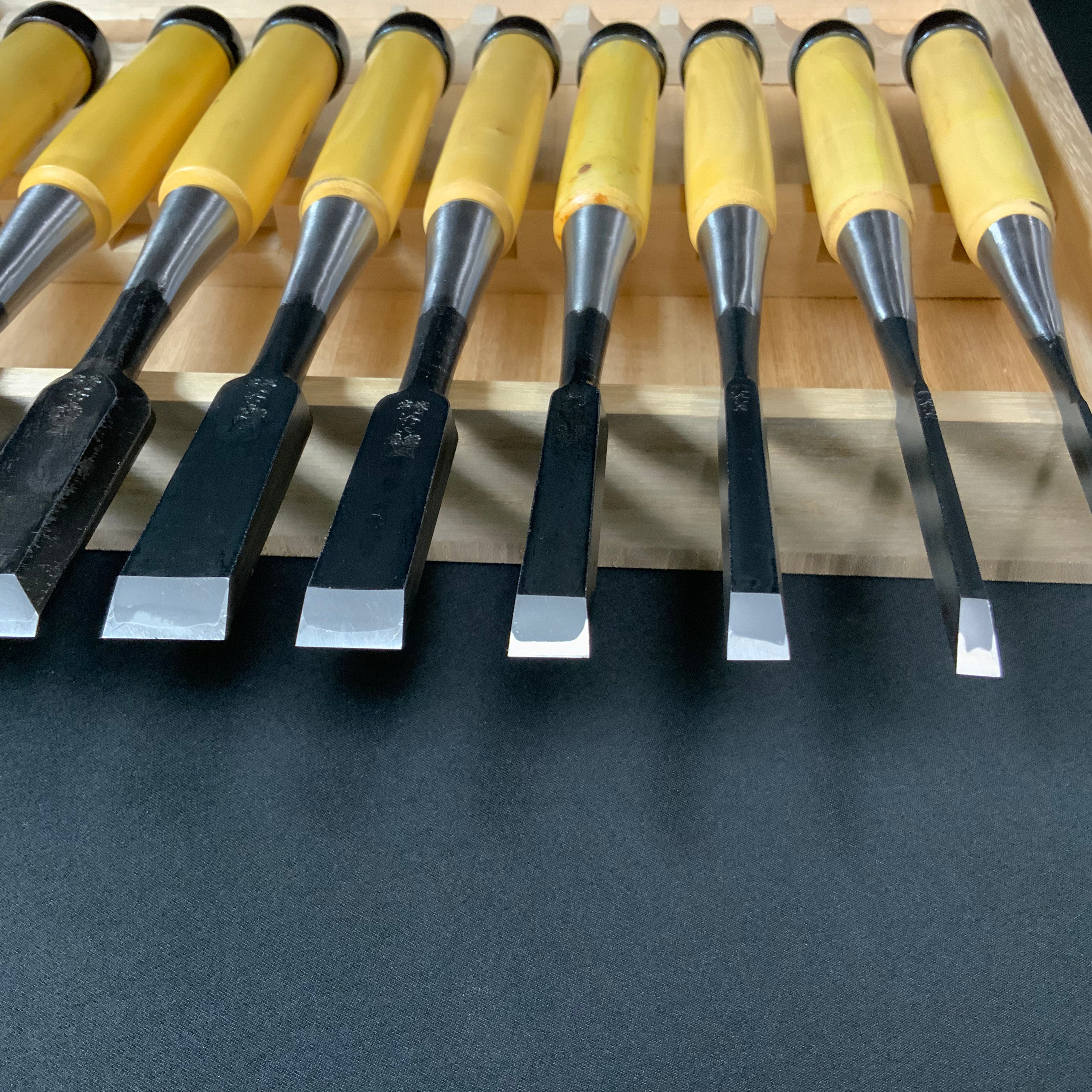 #5 Ouchi Bench chisels set Gumi Handle by Ouchi 4th generation  宗家大内 追入組鑿 グミ柄 桐箱付 四代目大内俊明作