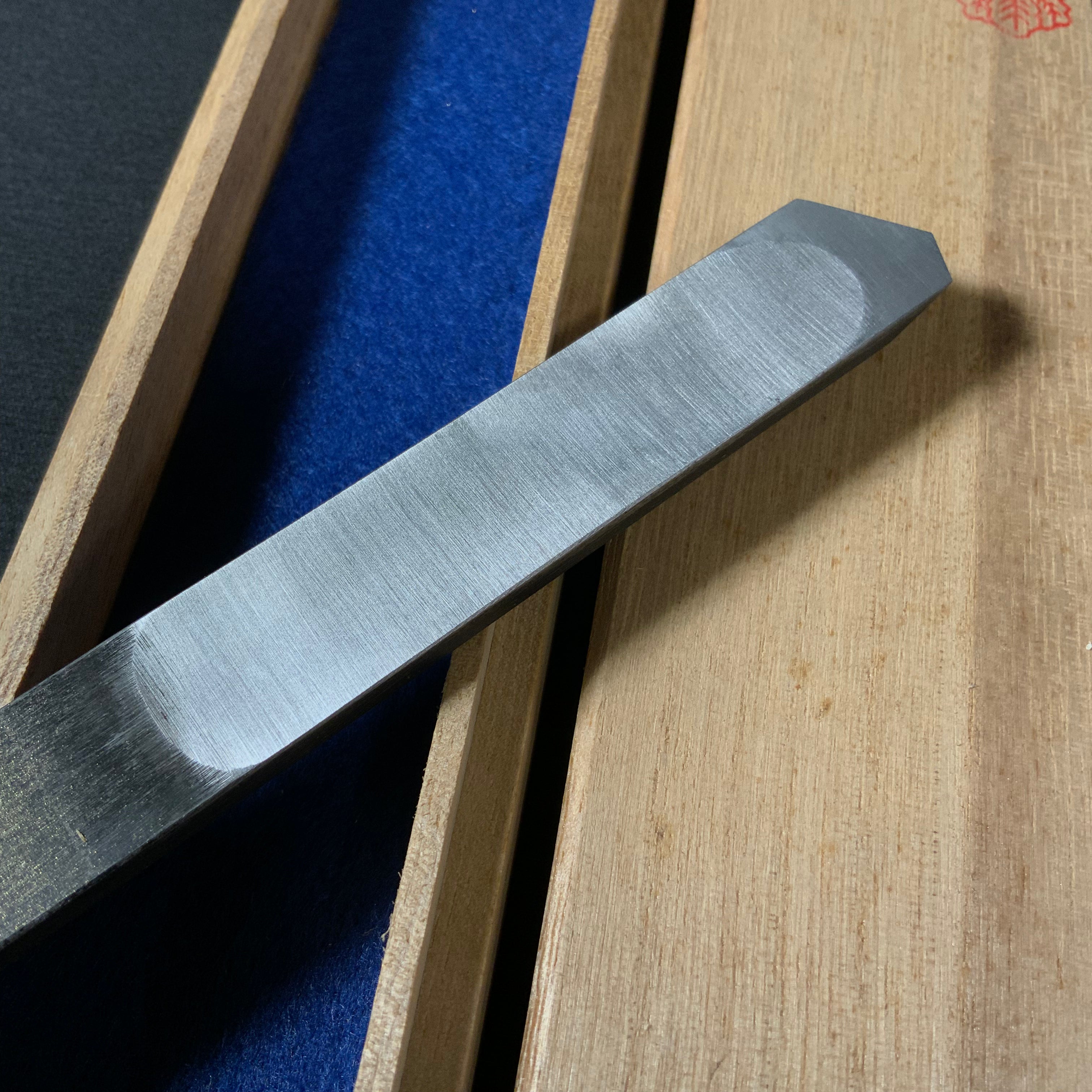 千代鶴貞秀 玉の光 毛引小刀     Tamano-Hikari Chiyotsuru Sadahide Marking Kokatana