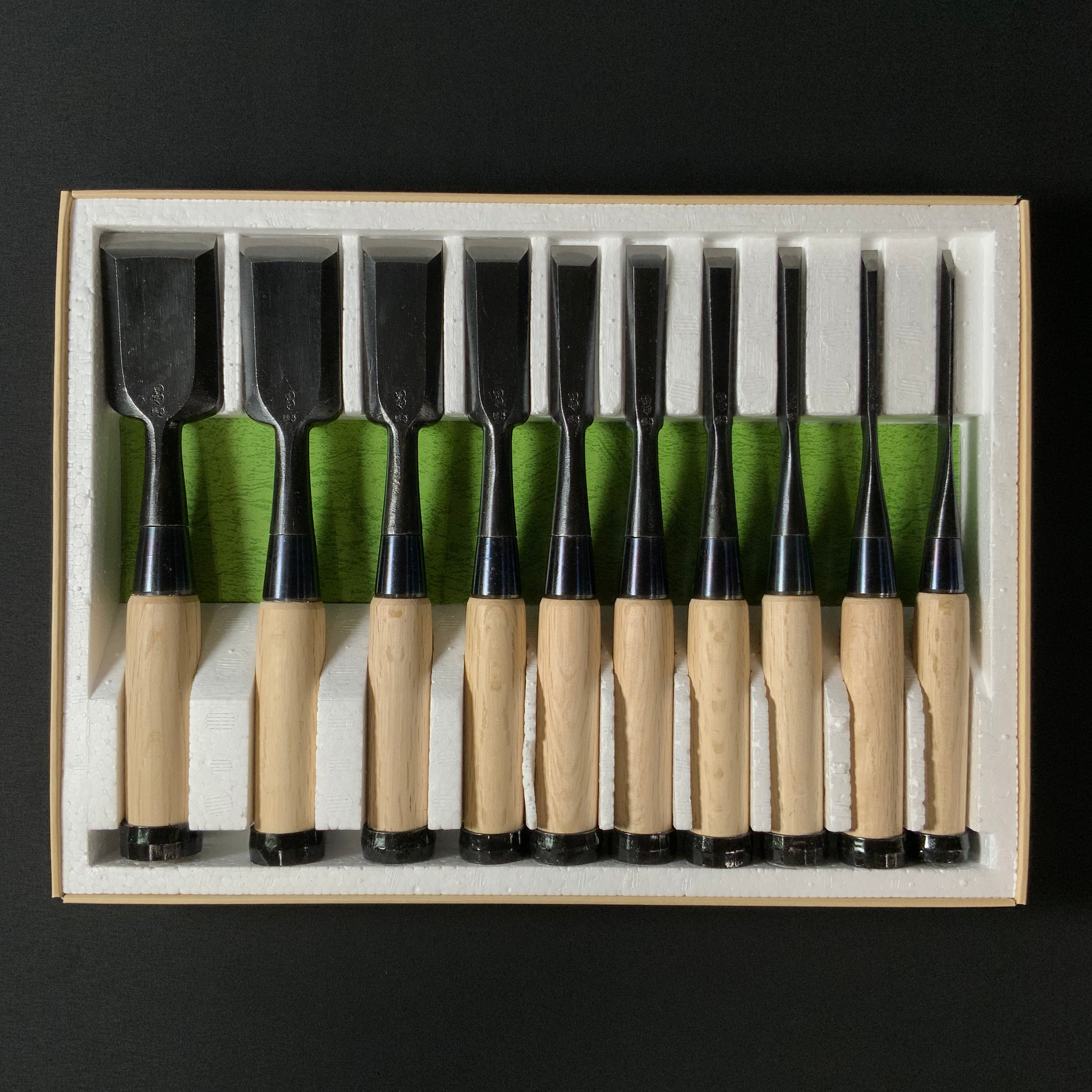 かず弘  追入10本組鑿     Kazuhiro Bench chisels set by Endou Kazuo (Oiirenomi)