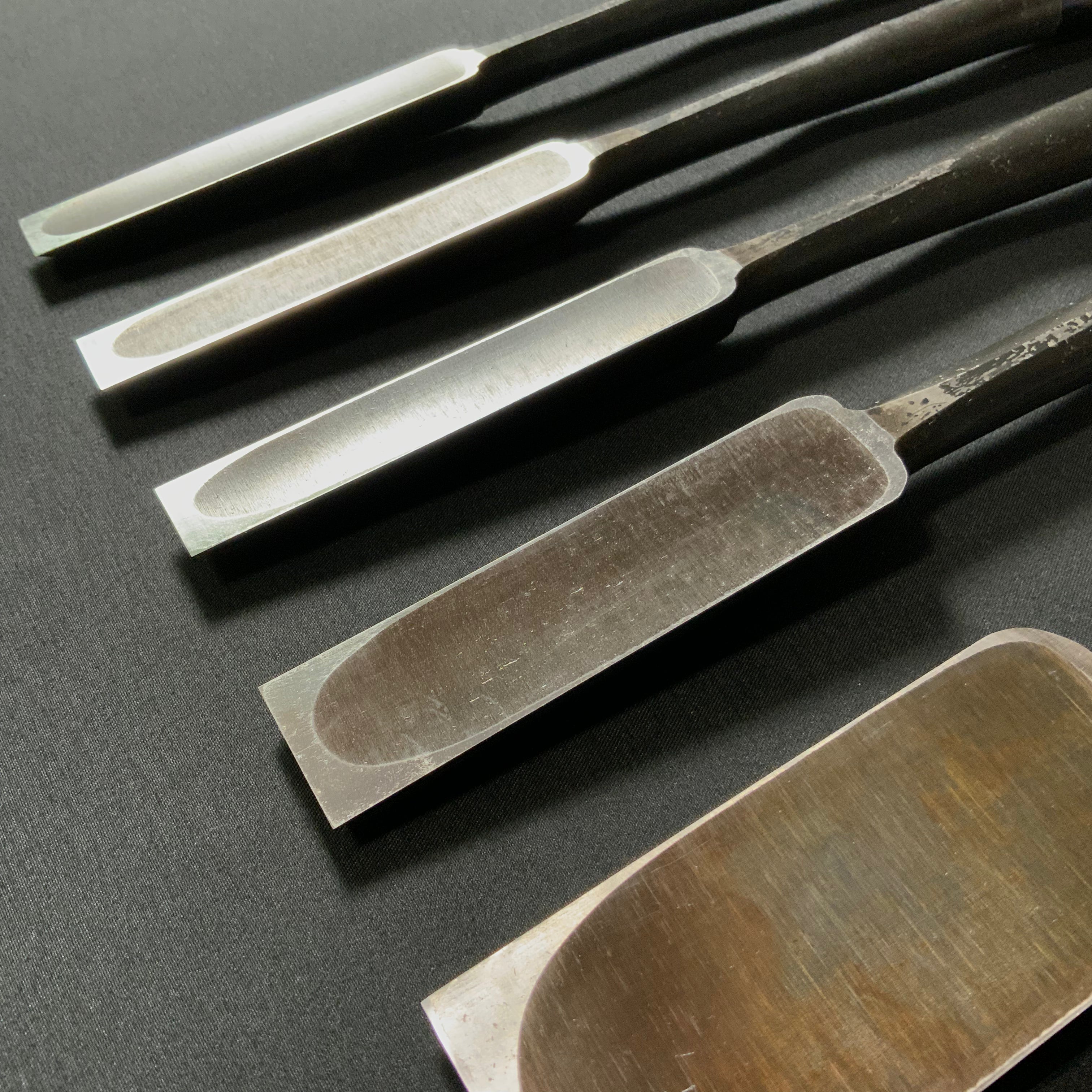 二治弘 穴屋鑿 今井忠太郎作    Nijihiro Slick Chisels by Chuutarou Imai