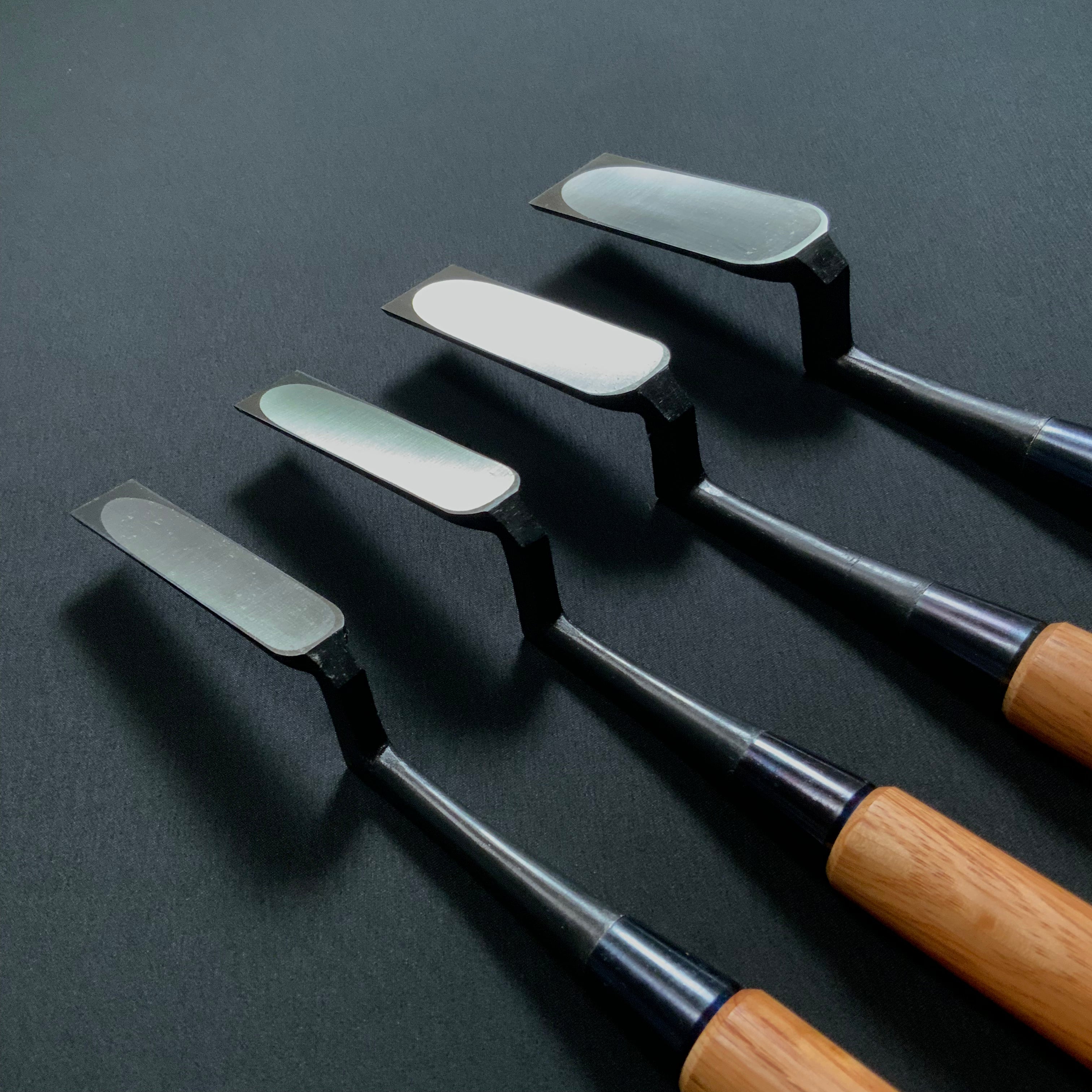 大内 四代目大内俊明作 鏝鑿 鎬型 赤樫柄   Ouchi Trowel chisel (Kote nomi) Dovetail type Red Oak Handle