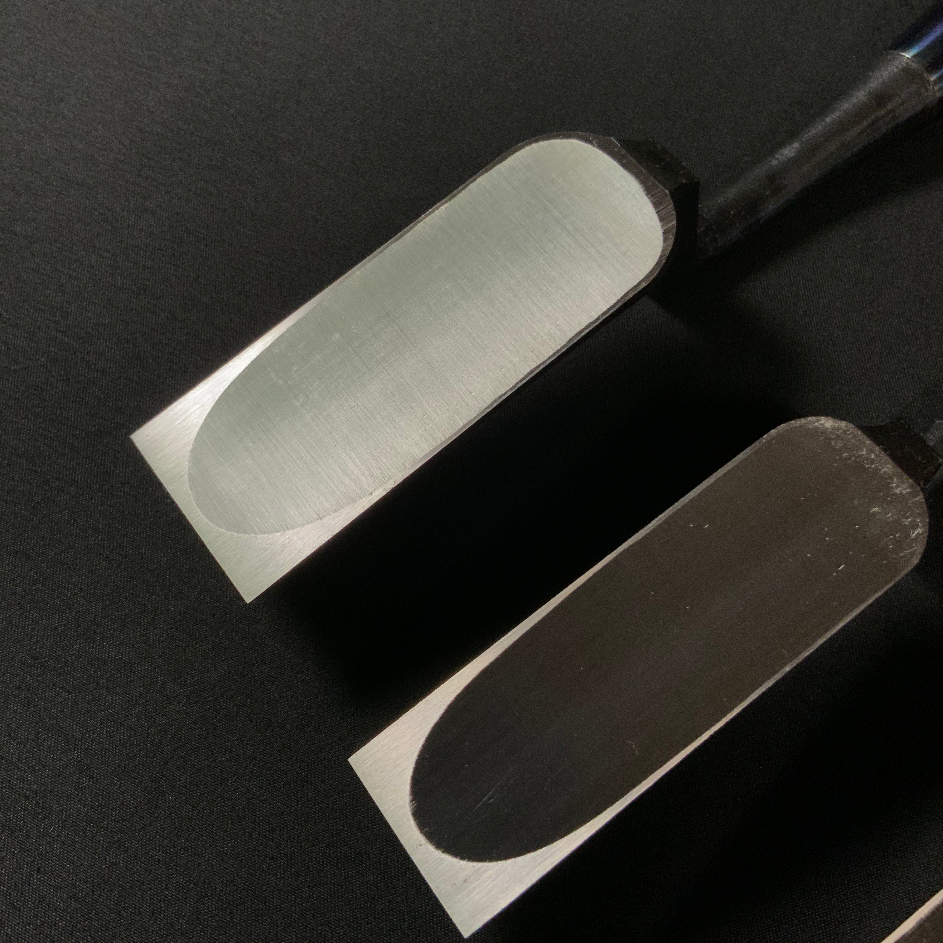 大内 四代目大内俊明作 鏝鑿 鎬型 赤樫柄   Ouchi Trowel chisel (Kote nomi) Dovetail type Red Oak Handle