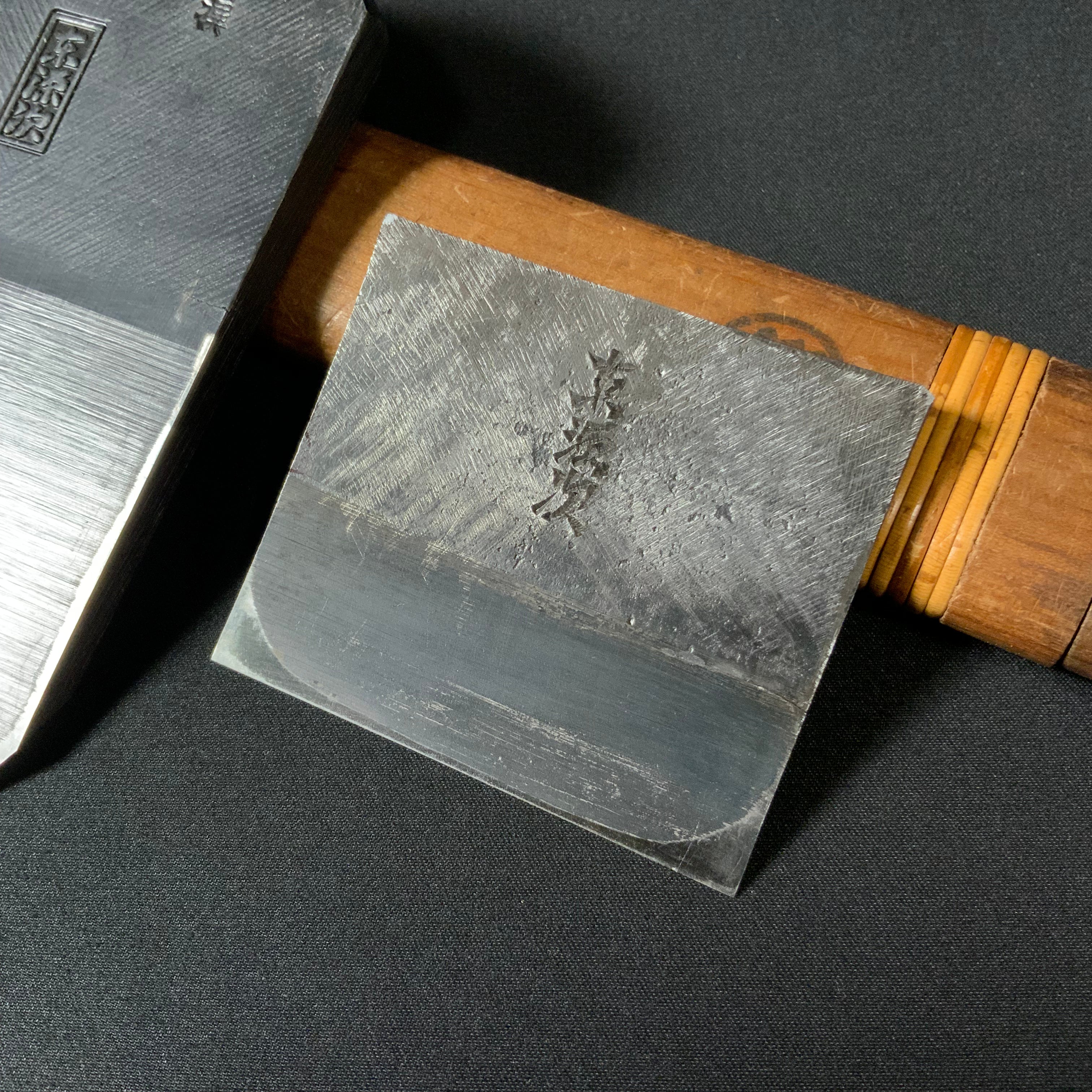 Old stock Premium Azuma-Genji Plane (Kanna) with Red Oak dai 掘出し物 特撰 東源次 仕上鉋 赤樫台 70mm